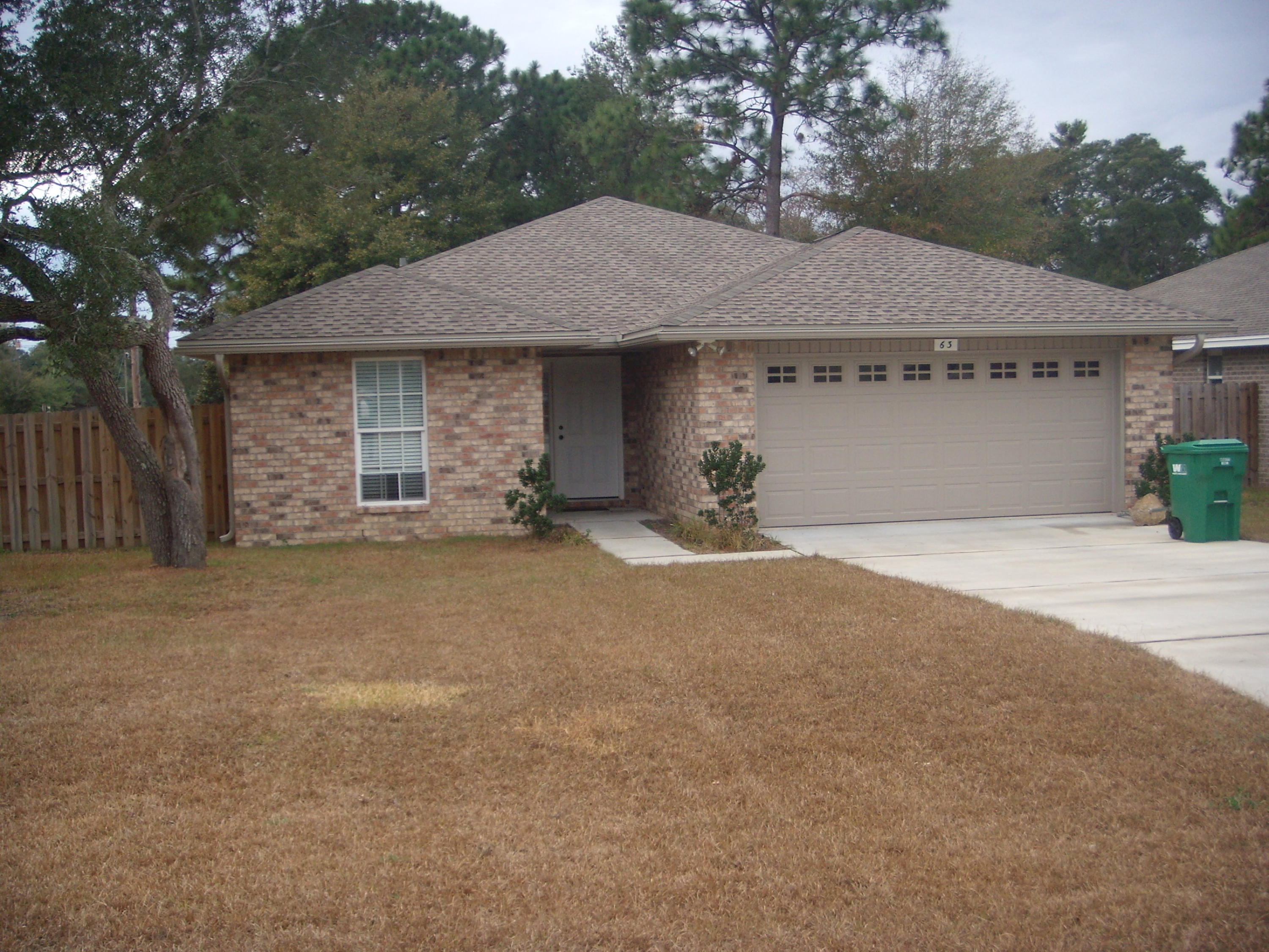 LOVELY HOME ON A PRIVACY FENCED CORNER LOT. LARGE ROOMS. COOKS KITCHEN WITH GRANITE COUNTERTOPS AND ALL APPLIANCES. BREAKFAST BAR. LARGE PANTRY AND UTILITY AREA. MASTER BEDROOM SEPARATE FROM OTHERS. HIS & HERS WALK-IN CLOSETS, COVERED PATIO PLUS OPEN PATIO. SECURITY DEPOSIT INCLUDES NONREFUNDABLE FLOOR CLEANING & PEST CONTROL FEES. SMALL PET MAY BE APPROVED WITH PAYMENT OF ADDITIONAL PET FEE. CREDIT CHECK FEE IS $30 PER ADULT.