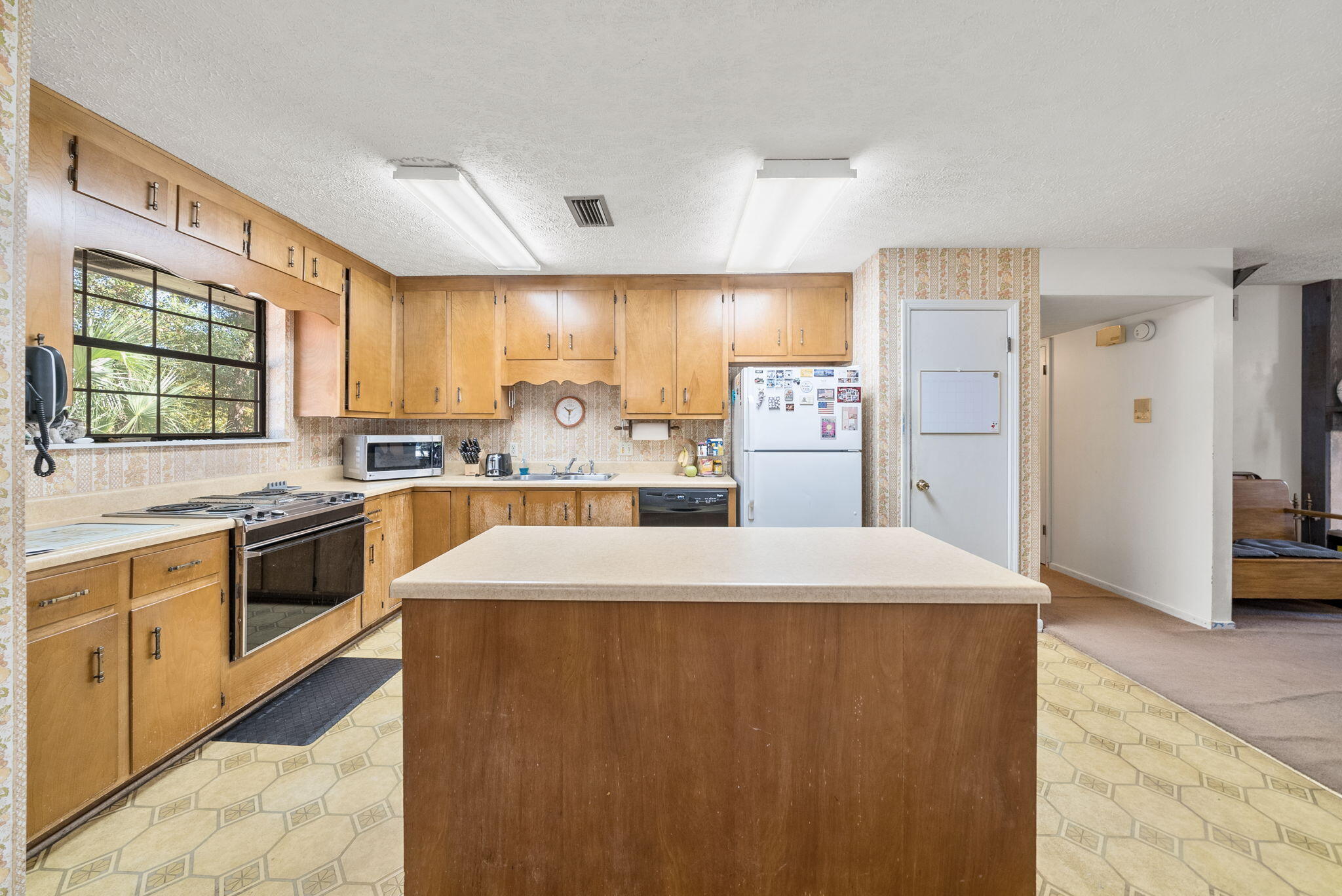 NO RECORDED SUBDIVISION - Residential
