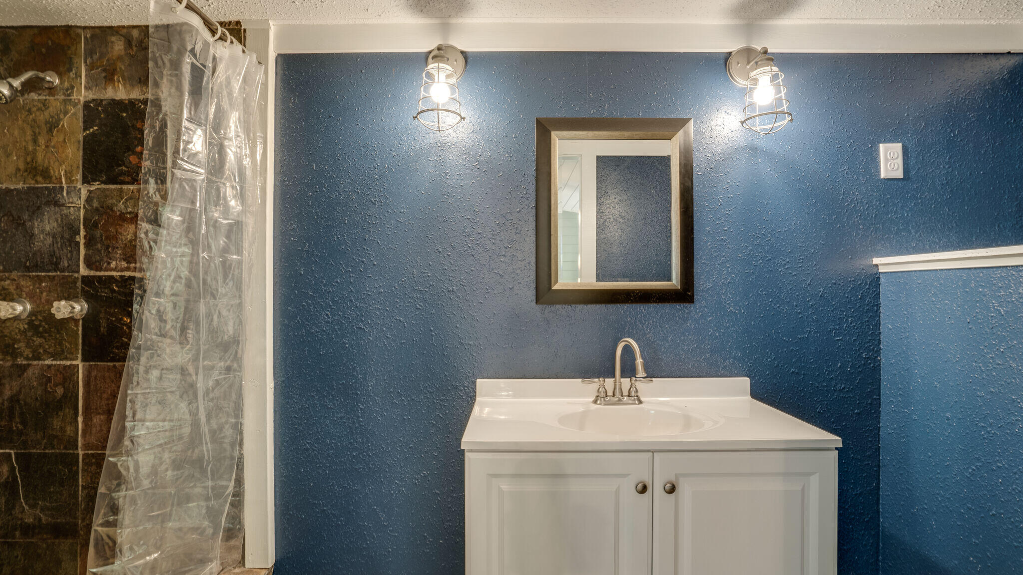 OAKWOOD LAKES ESTATES - Residential