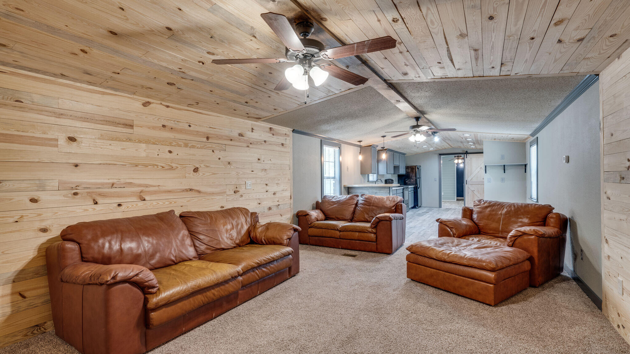 OAKWOOD LAKES ESTATES - Residential