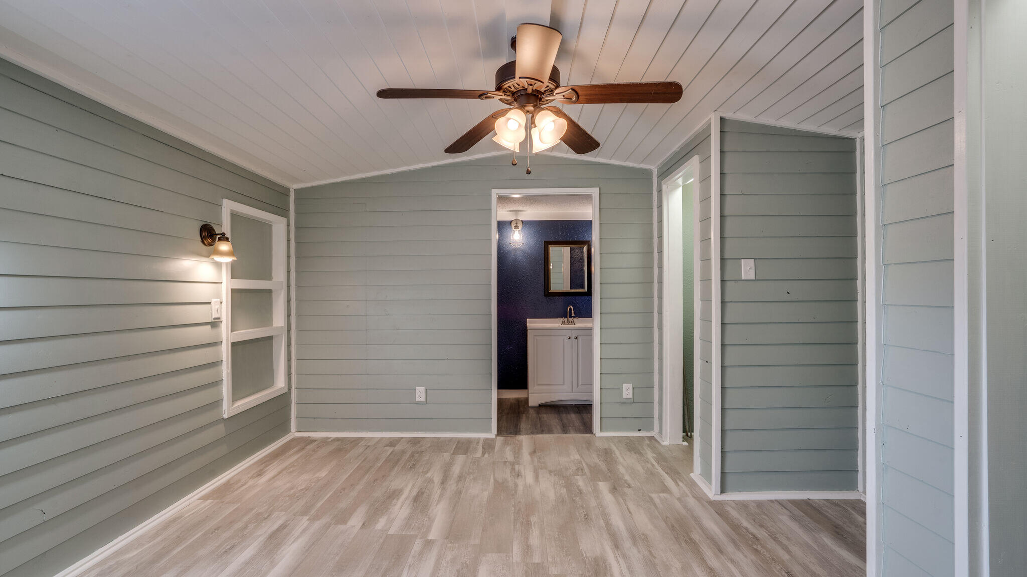OAKWOOD LAKES ESTATES - Residential