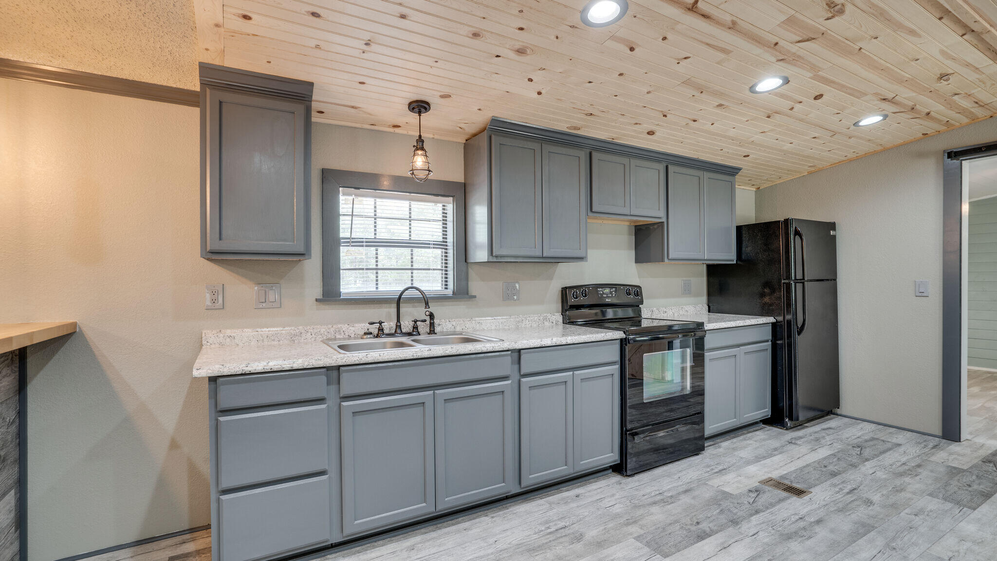 OAKWOOD LAKES ESTATES - Residential