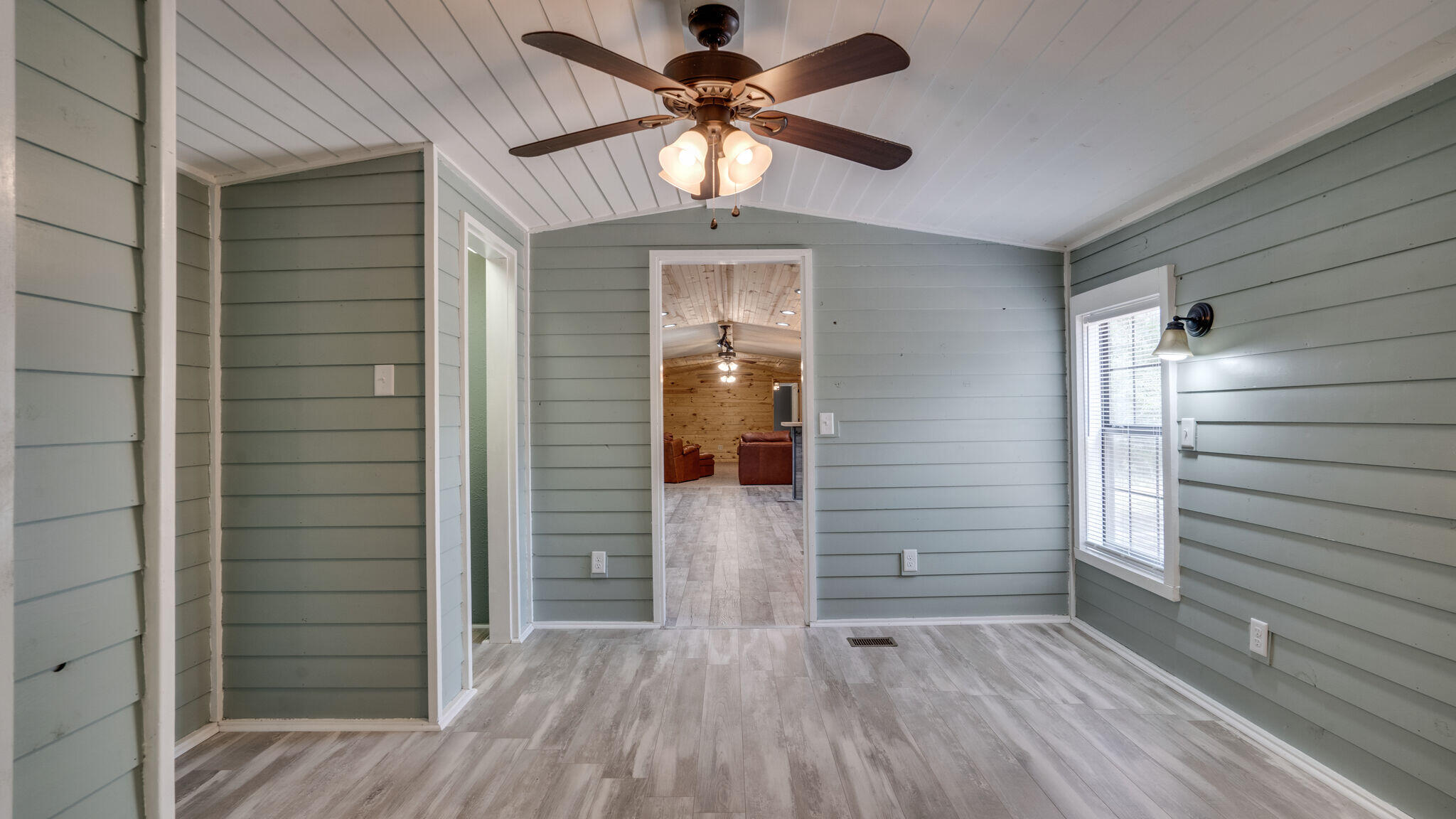 OAKWOOD LAKES ESTATES - Residential