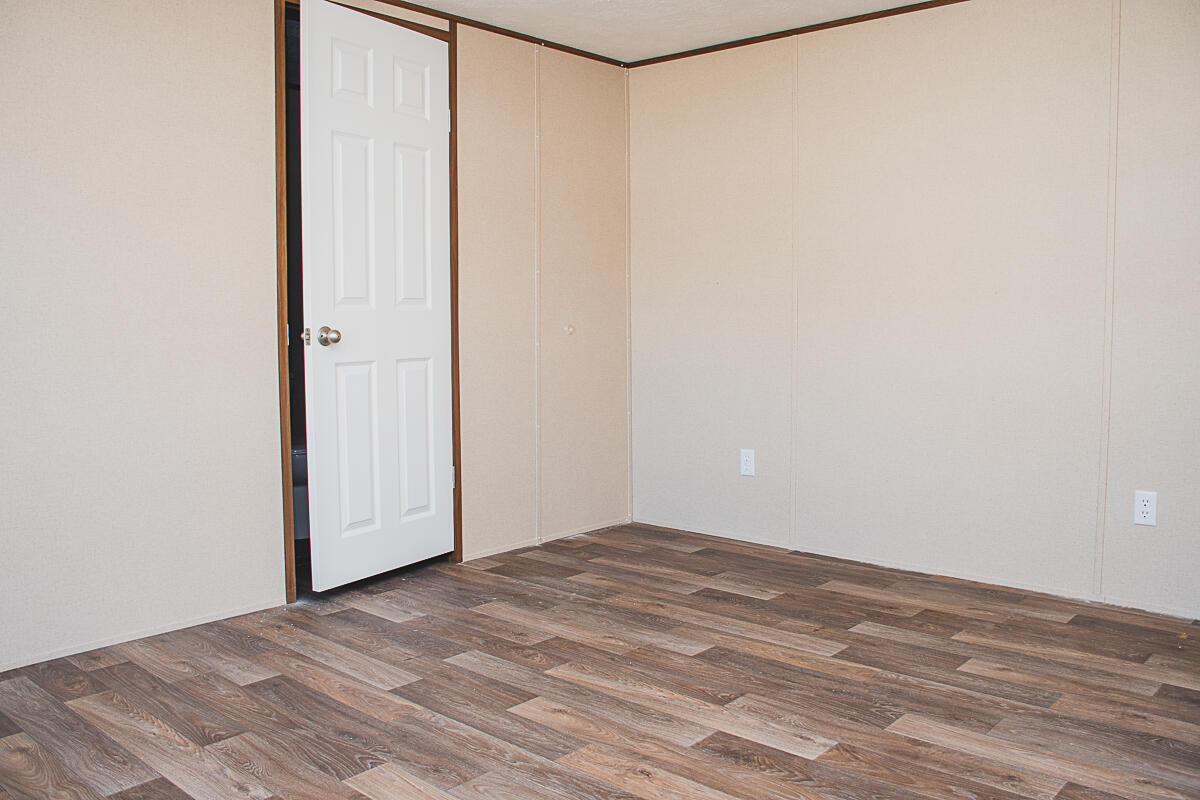 THE PINES S/D LOT 31 BLK 10 - Residential Lease