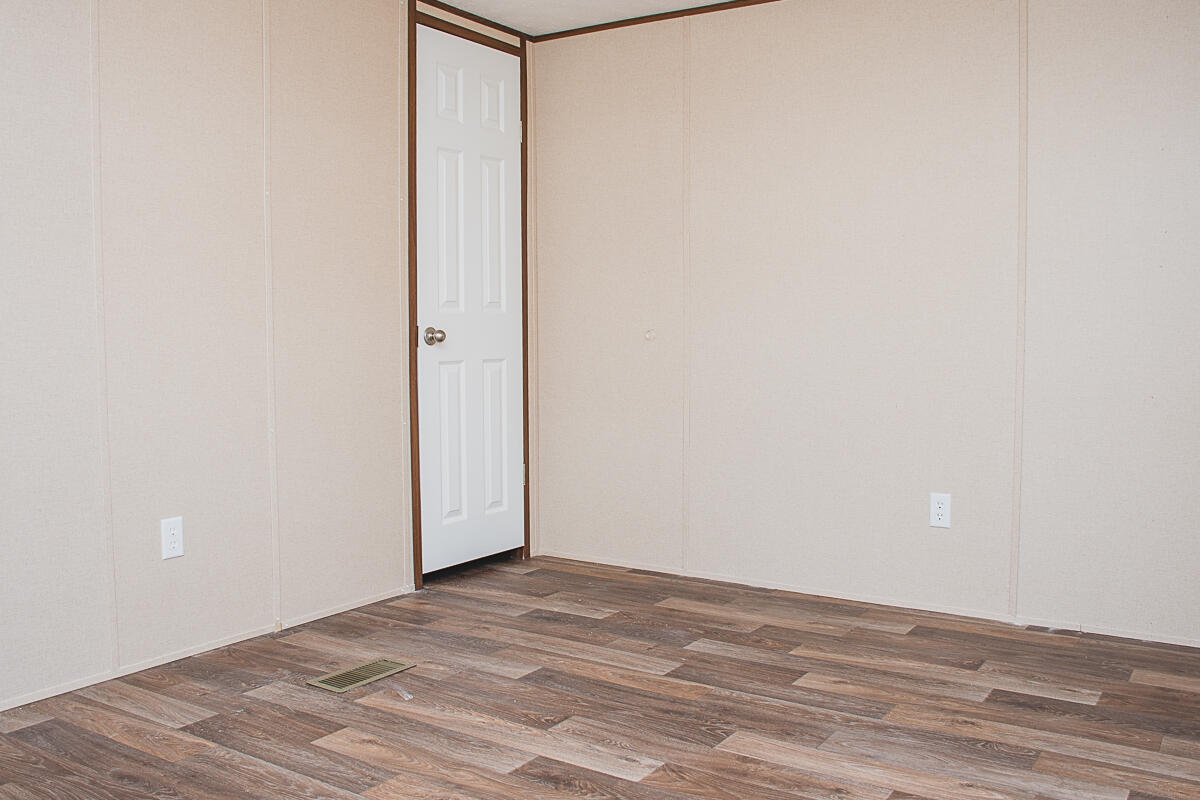 THE PINES S/D LOT 31 BLK 10 - Residential Lease