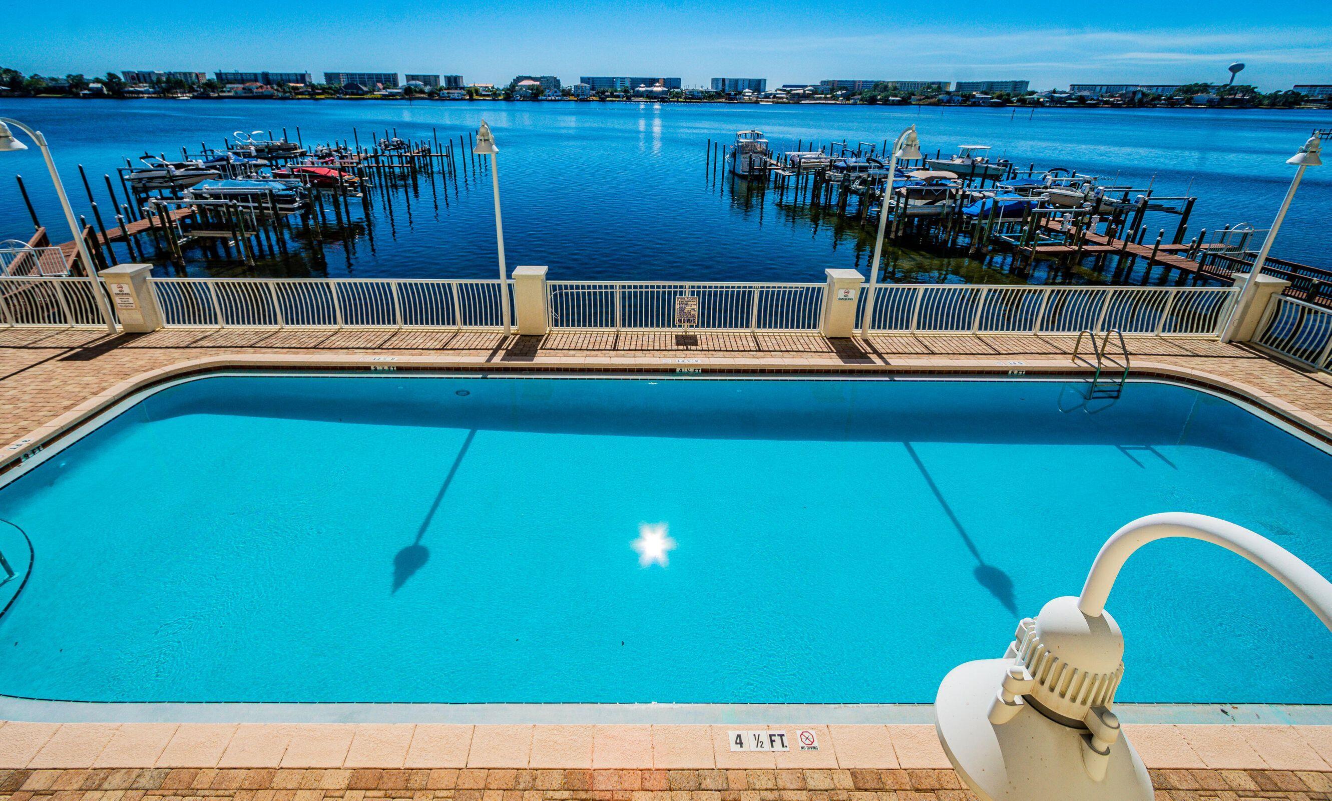 PRESIDIO Yacht Club Condominiums - Residential