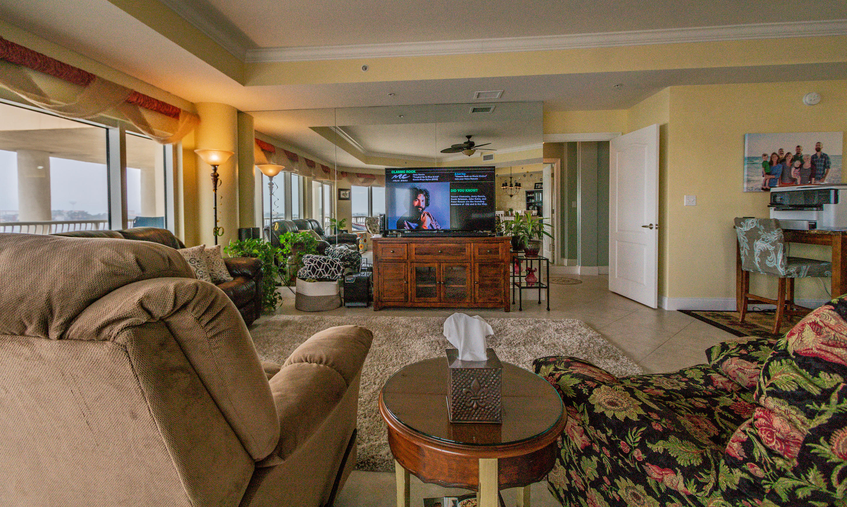 PRESIDIO Yacht Club Condominiums - Residential