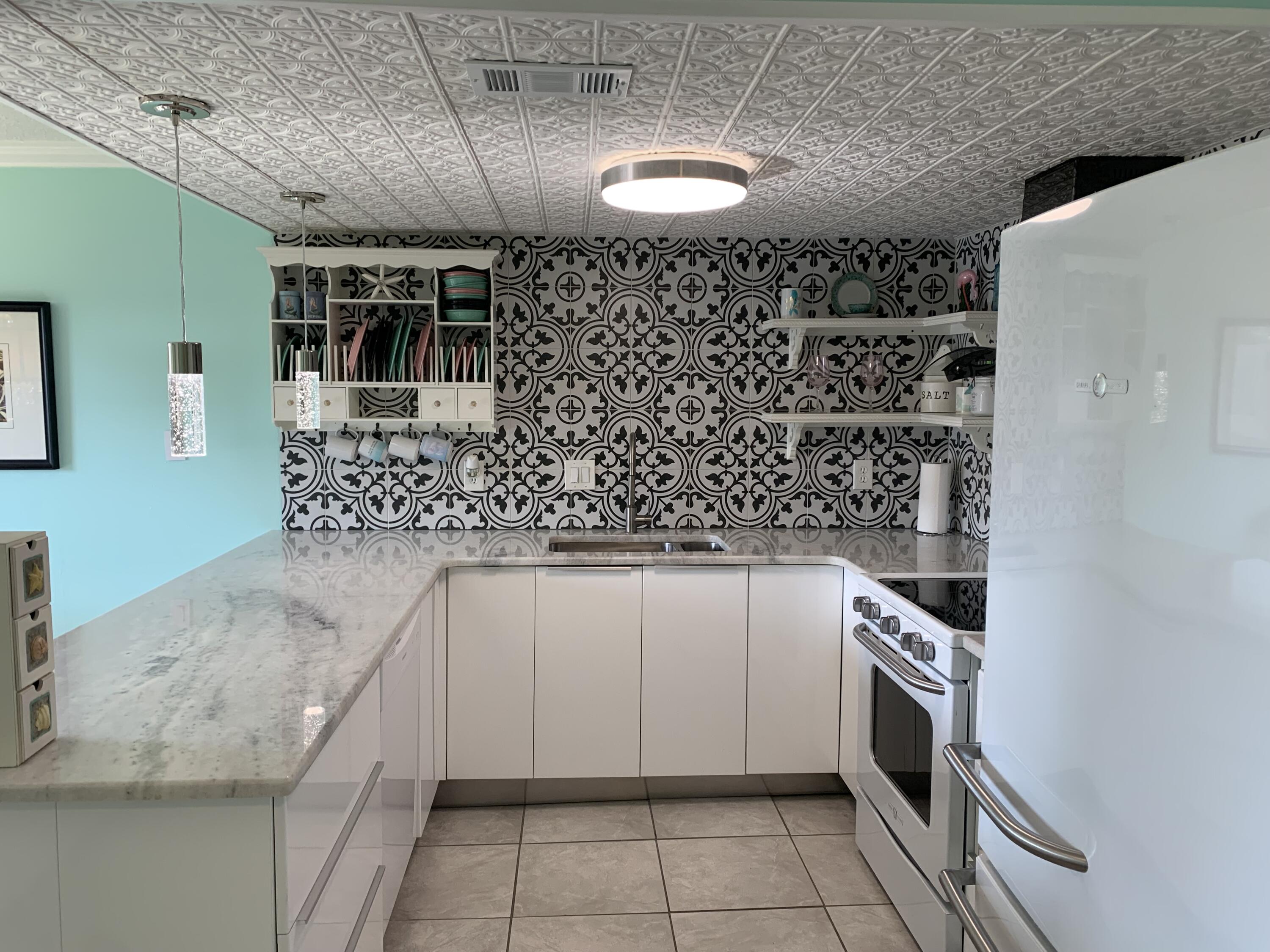 FOUNTAINHEAD CONDO - Residential Lease