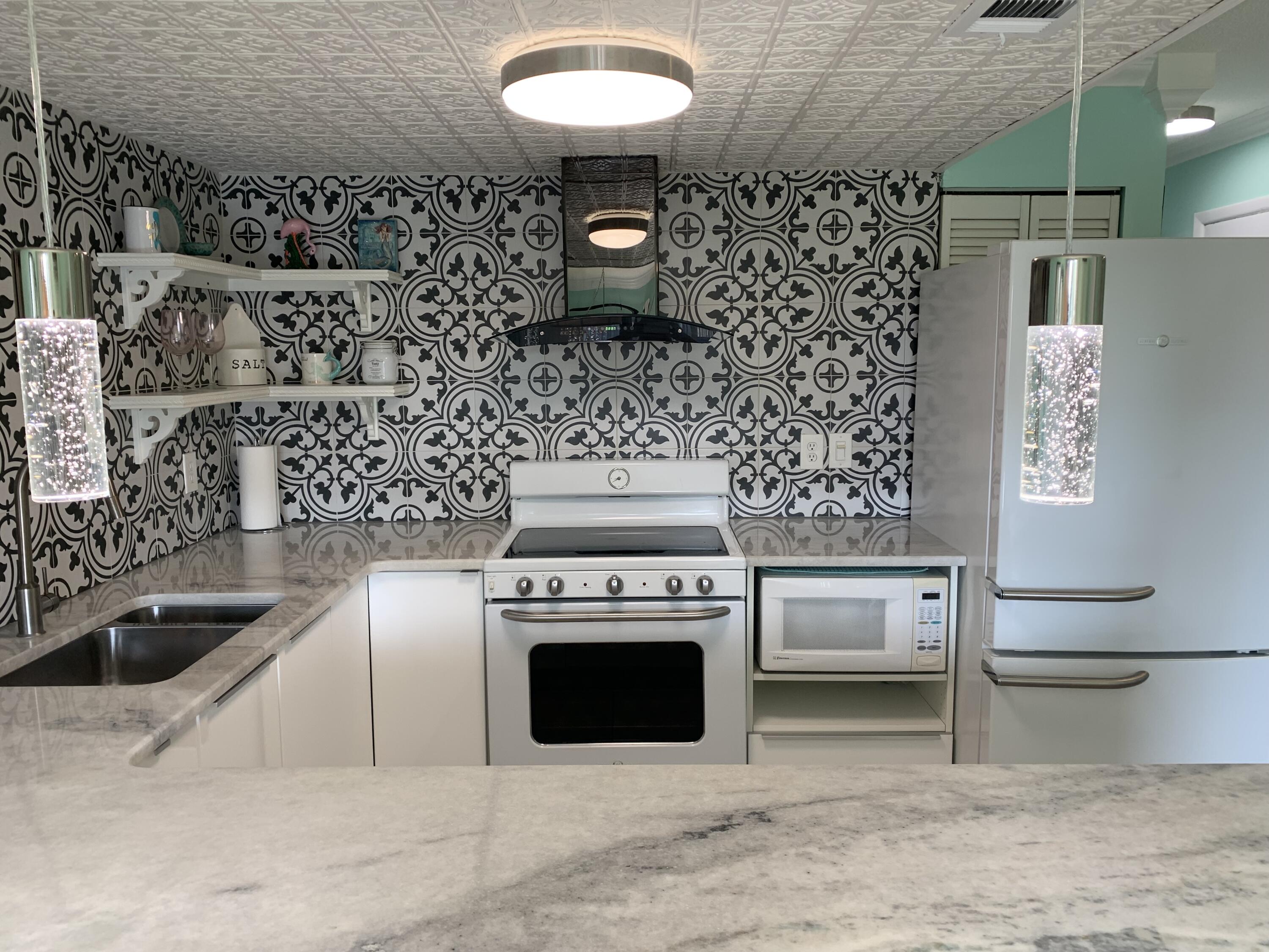FOUNTAINHEAD CONDO - Residential Lease