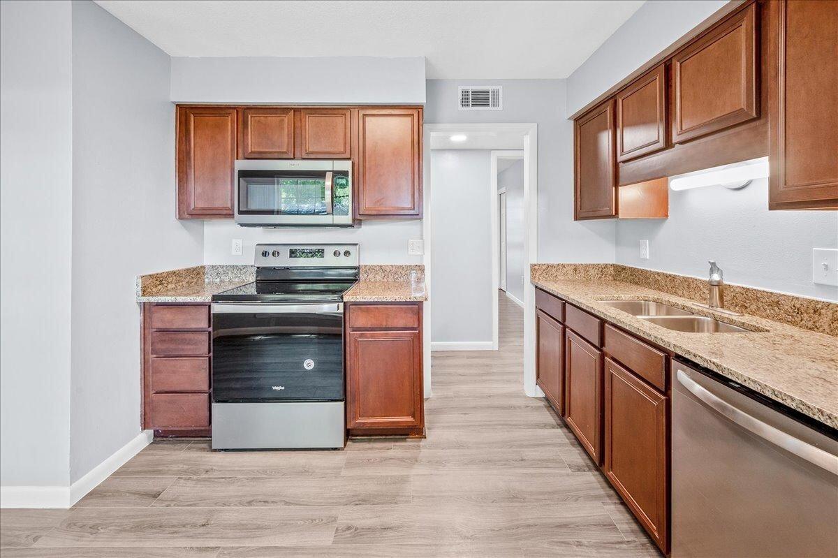 SHERWOOD FOREST - Residential Lease