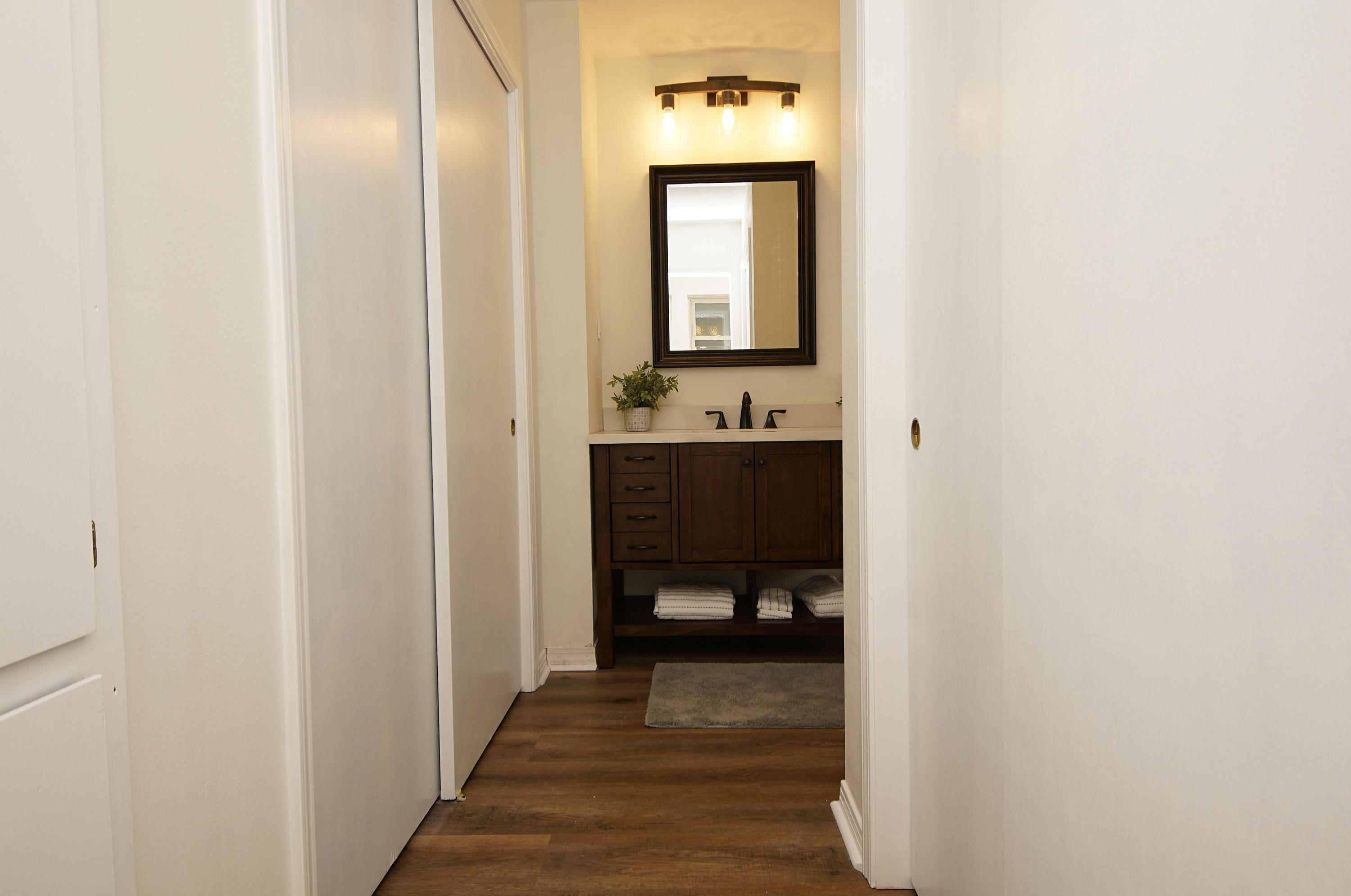 KENWOOD
South Range 24 (242000.00) - Residential