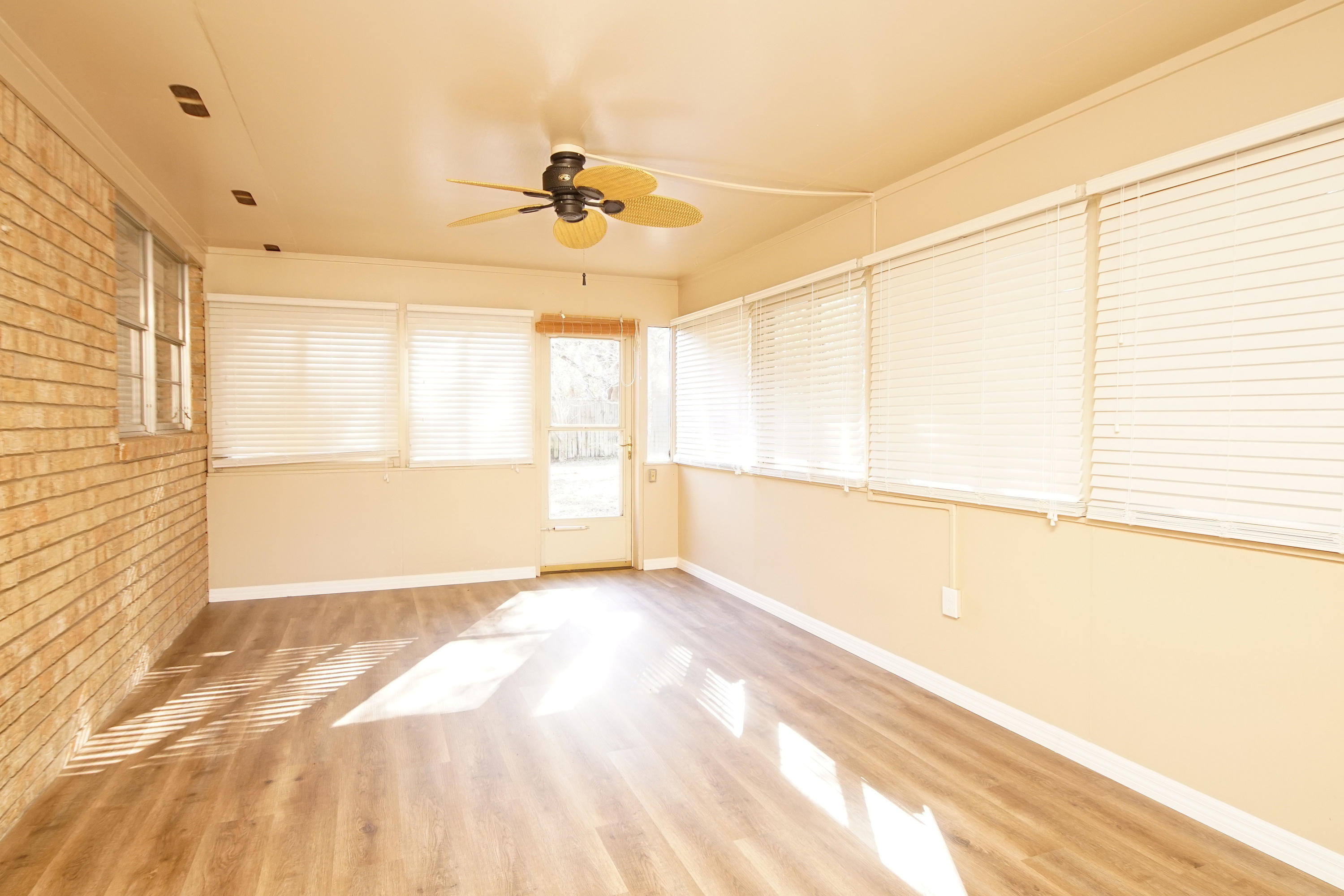 KENWOOD
South Range 24 (242000.00) - Residential