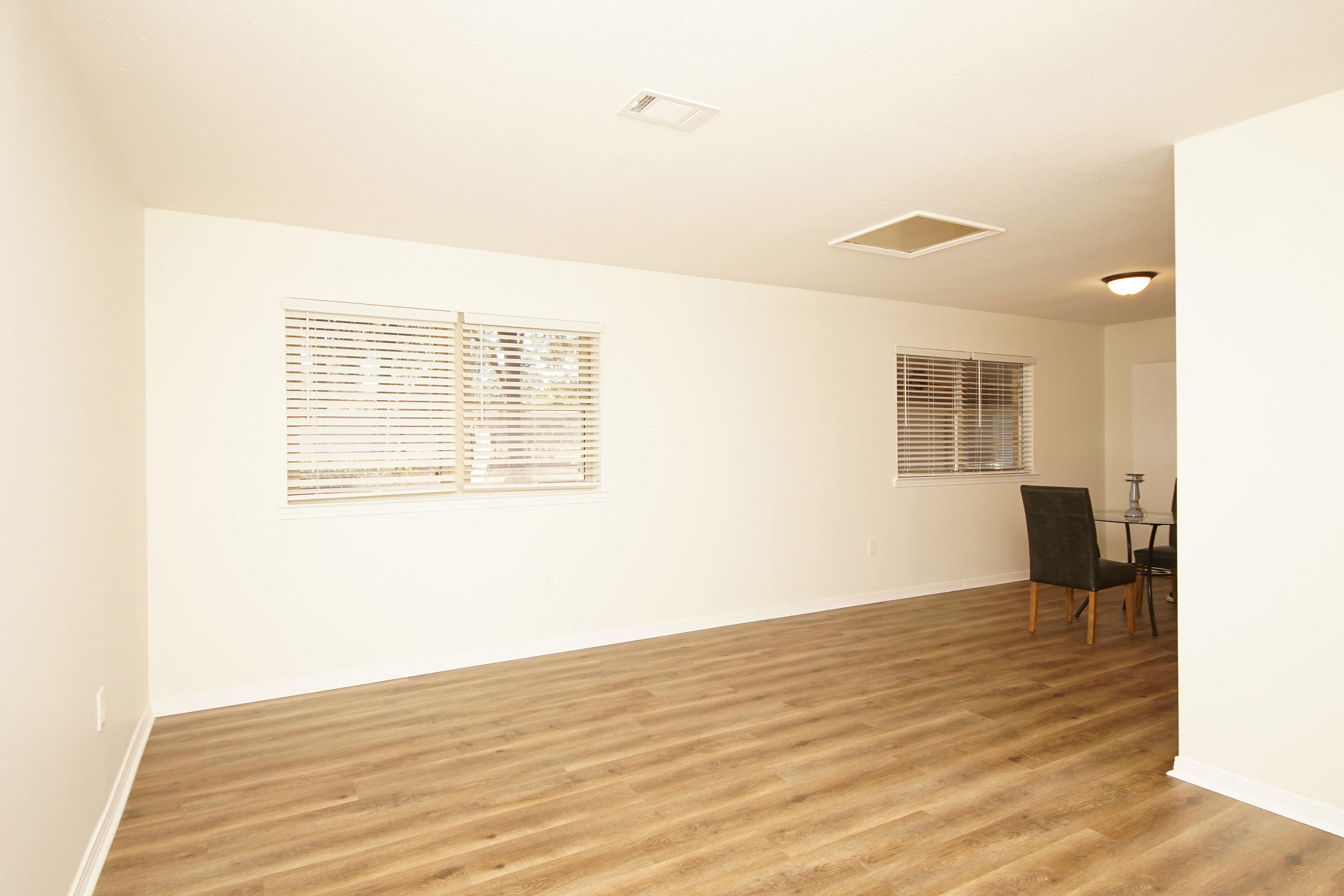 KENWOOD
South Range 24 (242000.00) - Residential