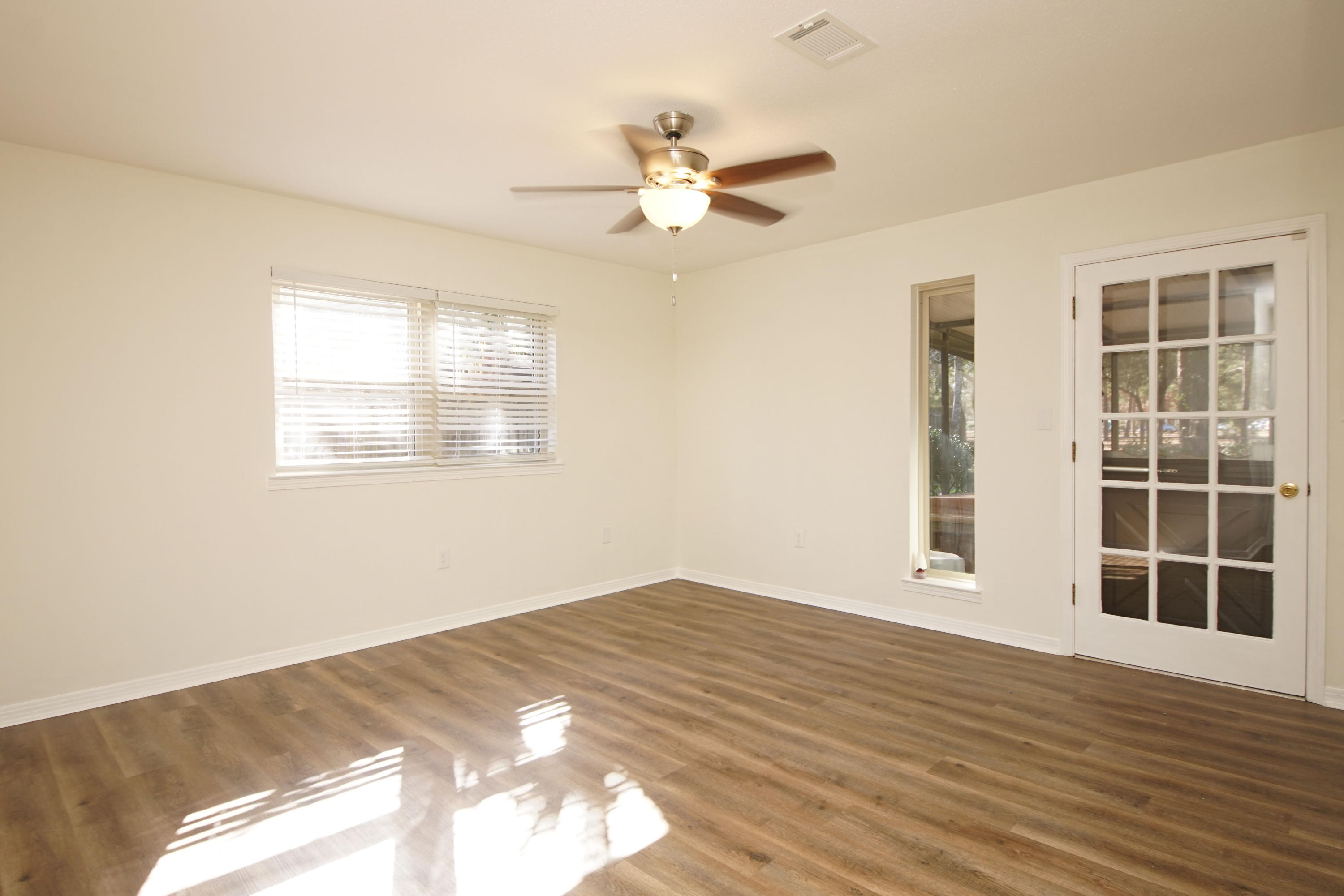 KENWOOD
South Range 24 (242000.00) - Residential