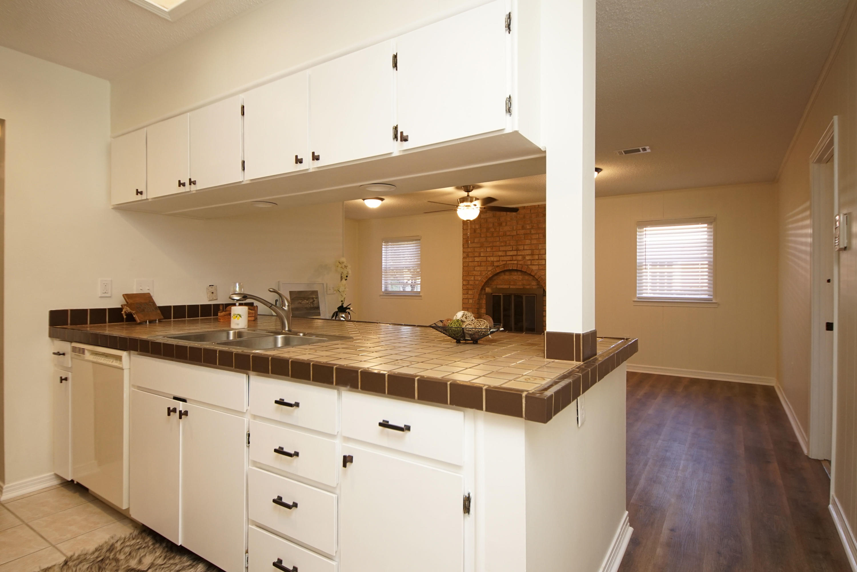 KENWOOD
South Range 24 (242000.00) - Residential