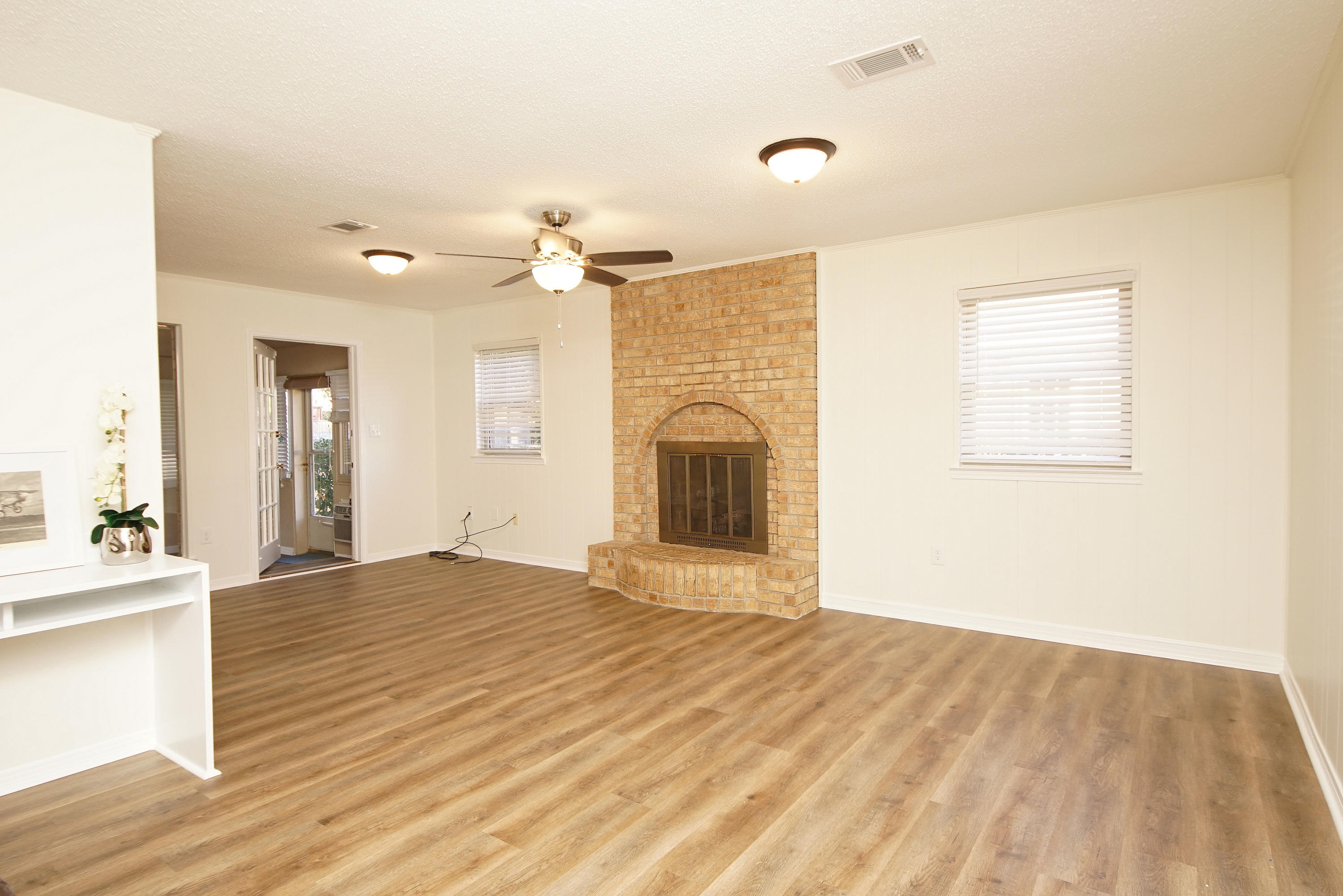 KENWOOD
South Range 24 (242000.00) - Residential