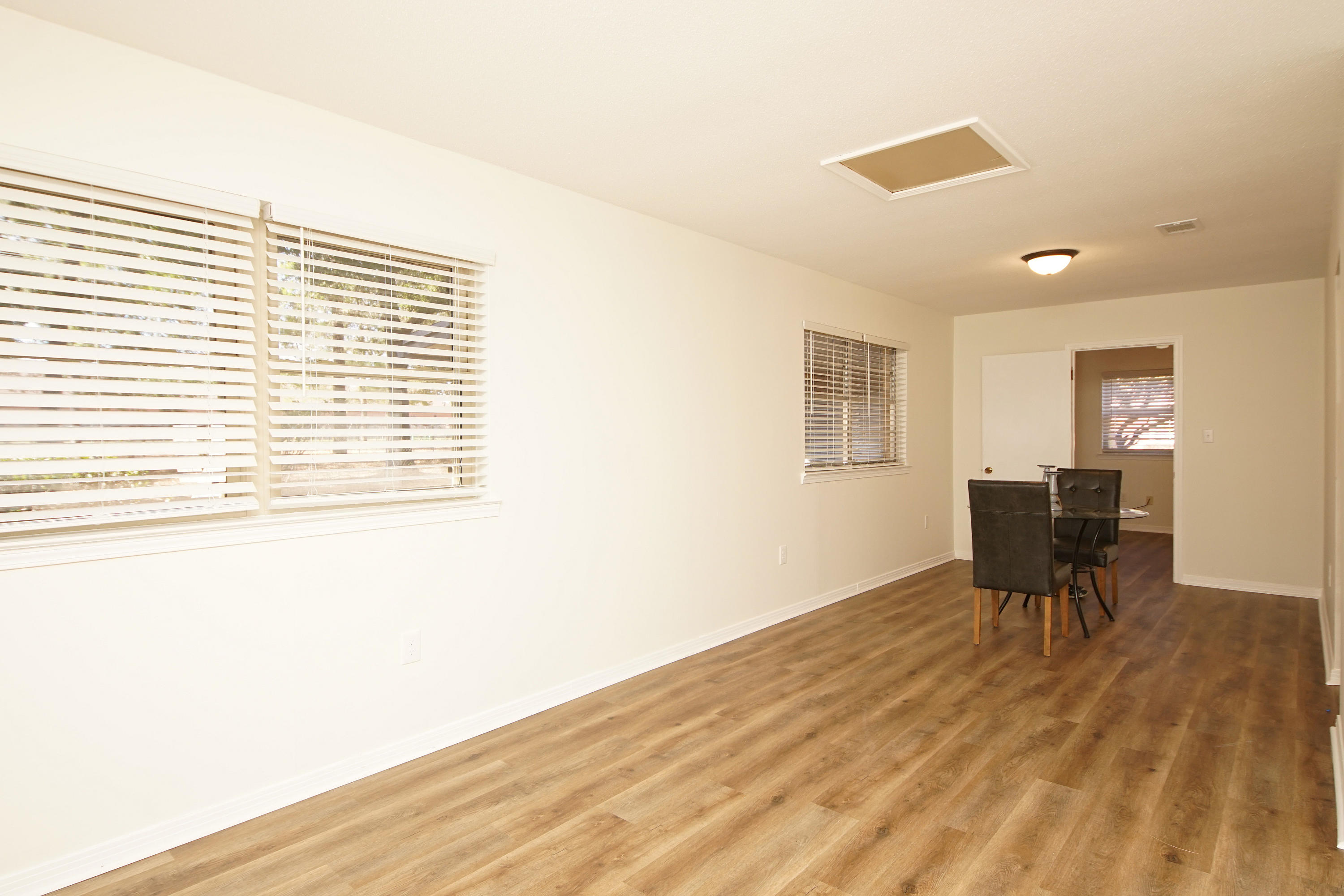 KENWOOD
South Range 24 (242000.00) - Residential