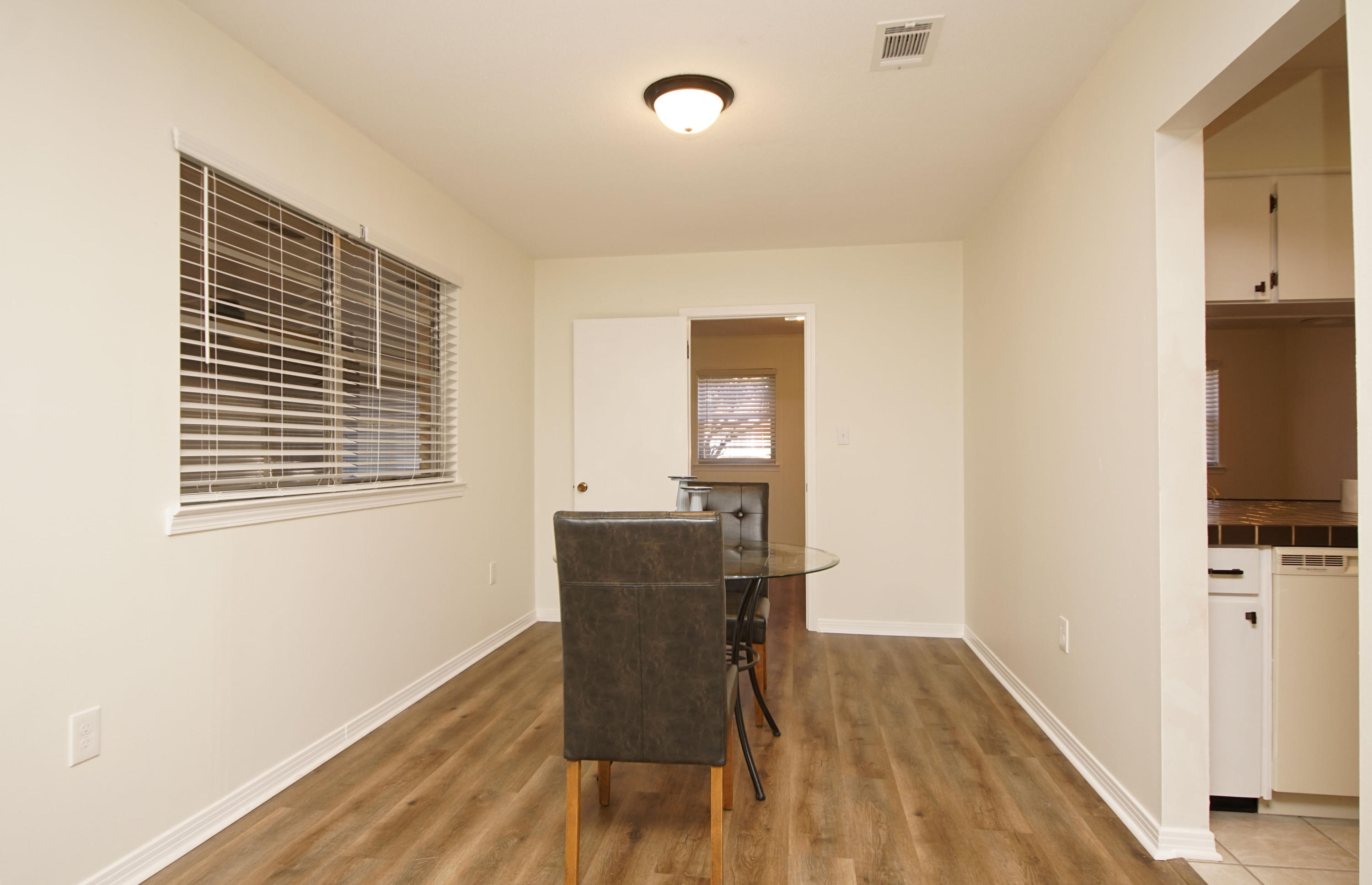 KENWOOD
South Range 24 (242000.00) - Residential