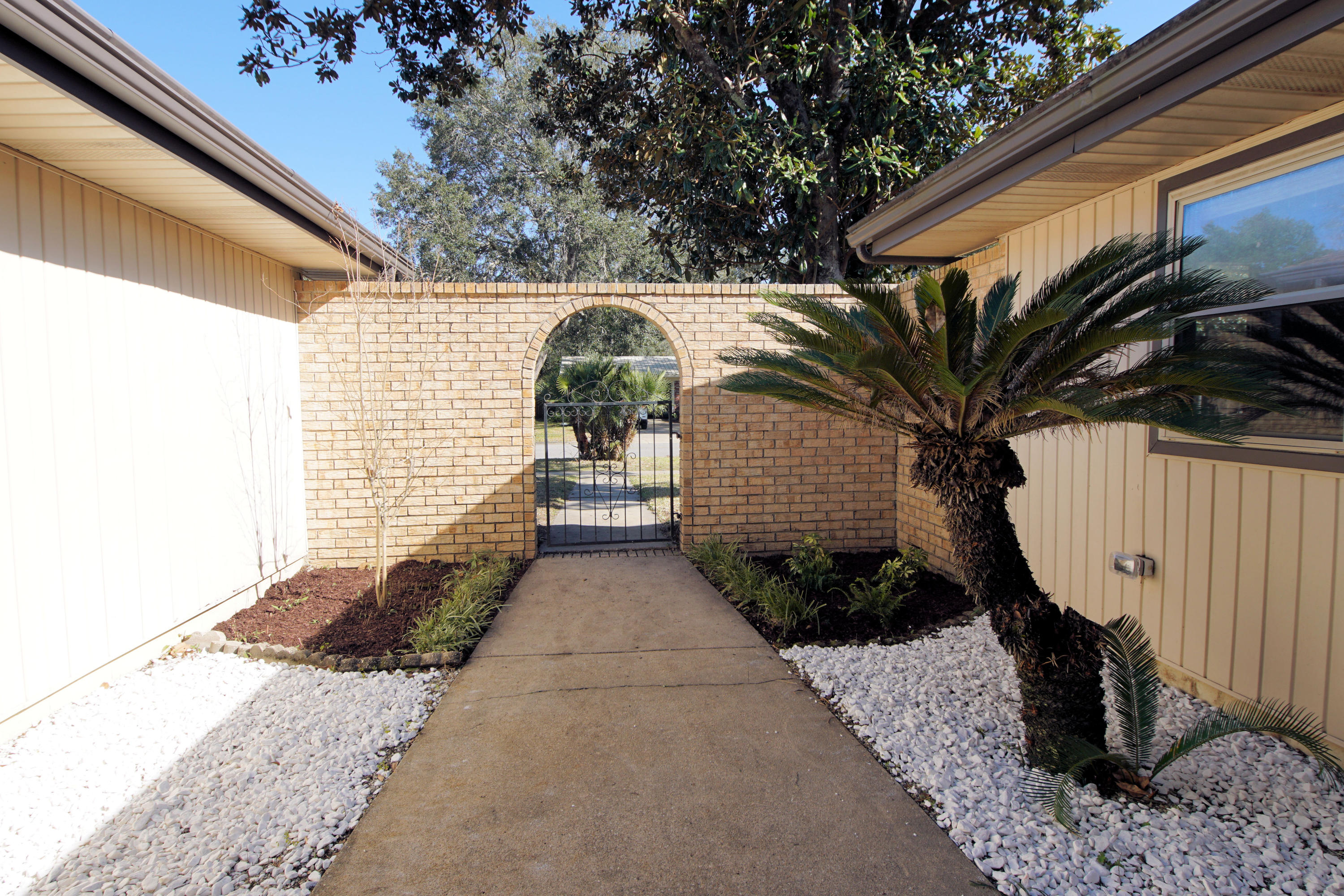 KENWOOD
South Range 24 (242000.00) - Residential