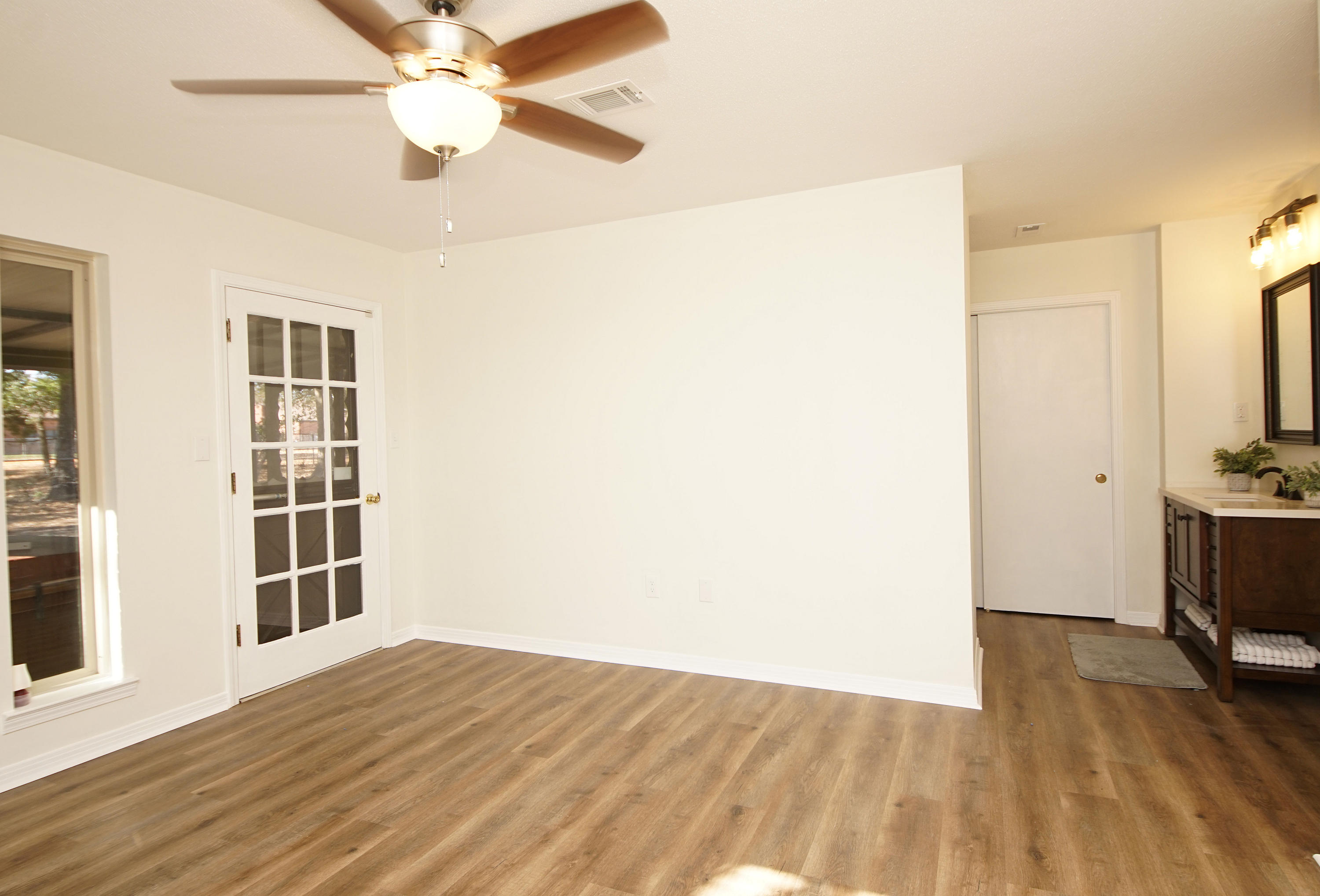 KENWOOD
South Range 24 (242000.00) - Residential