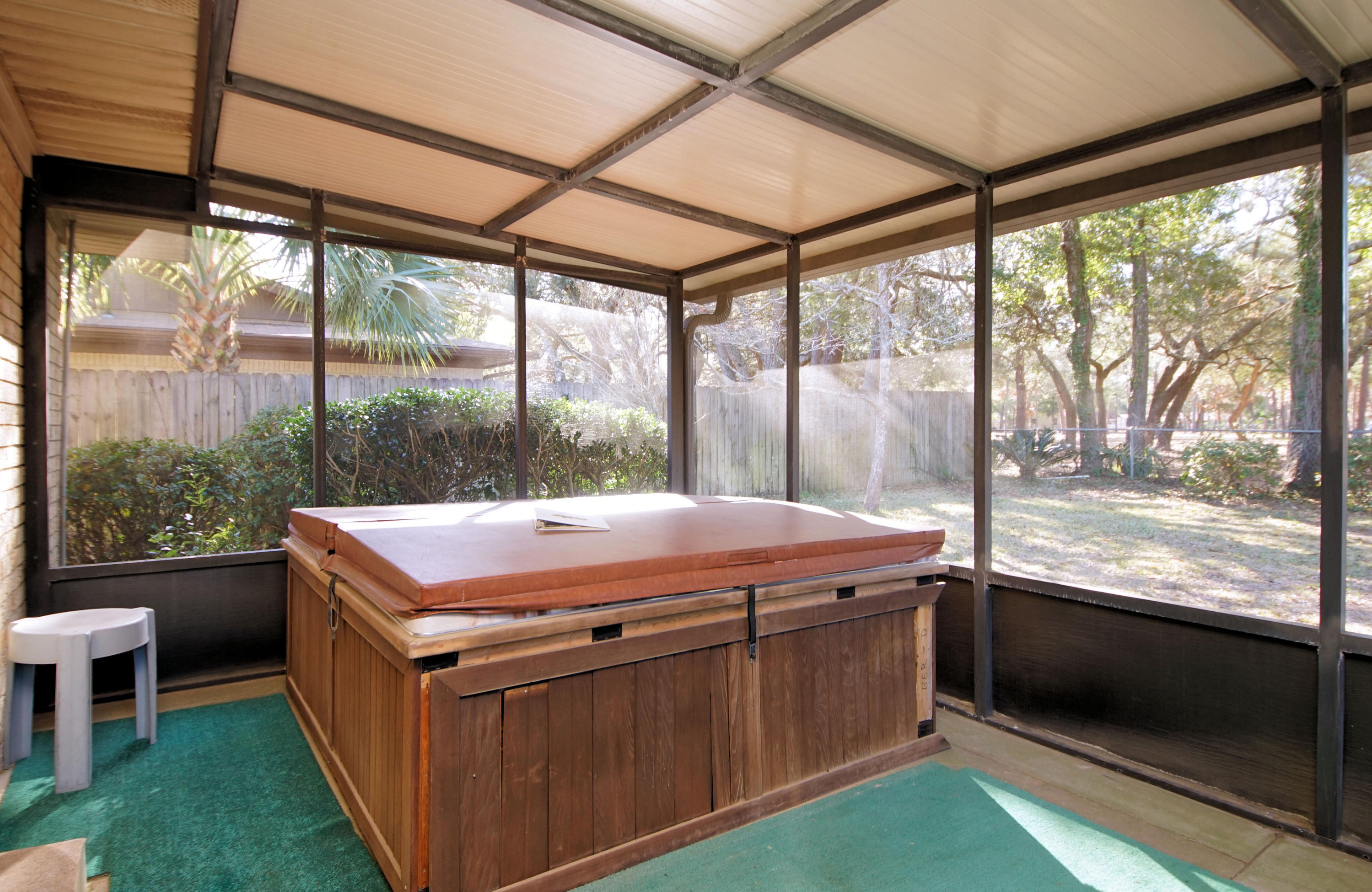 KENWOOD
South Range 24 (242000.00) - Residential