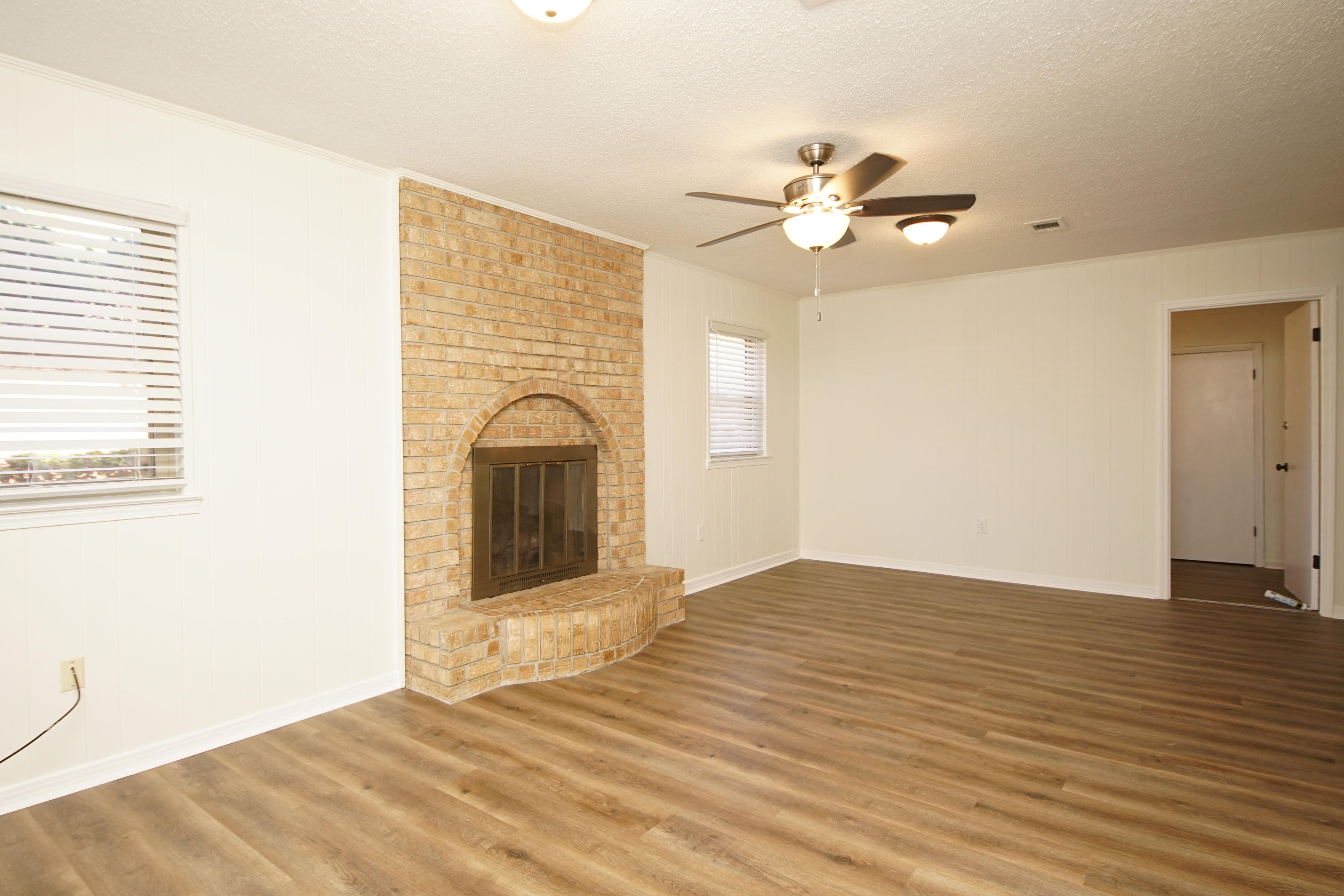 KENWOOD
South Range 24 (242000.00) - Residential