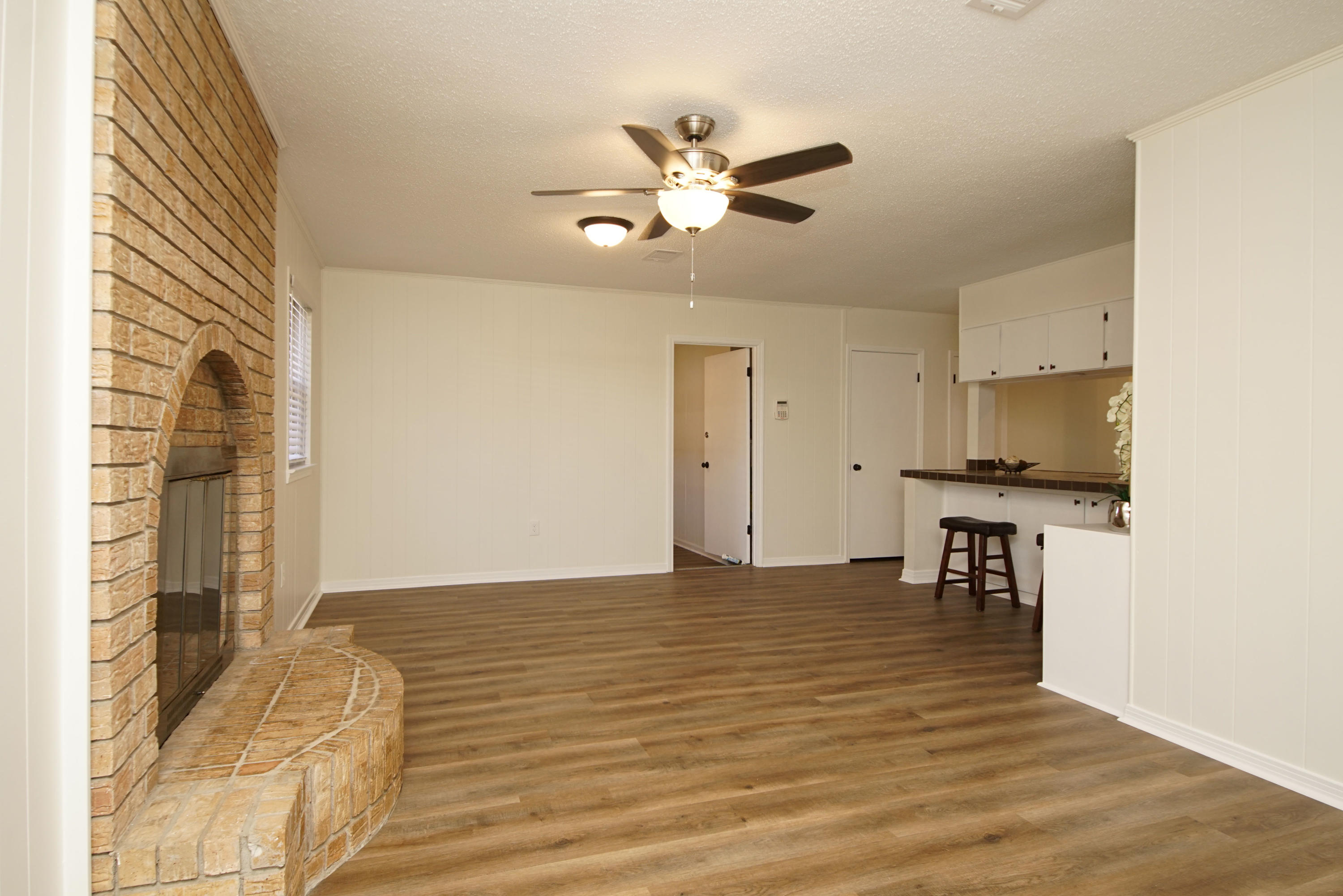 KENWOOD
South Range 24 (242000.00) - Residential