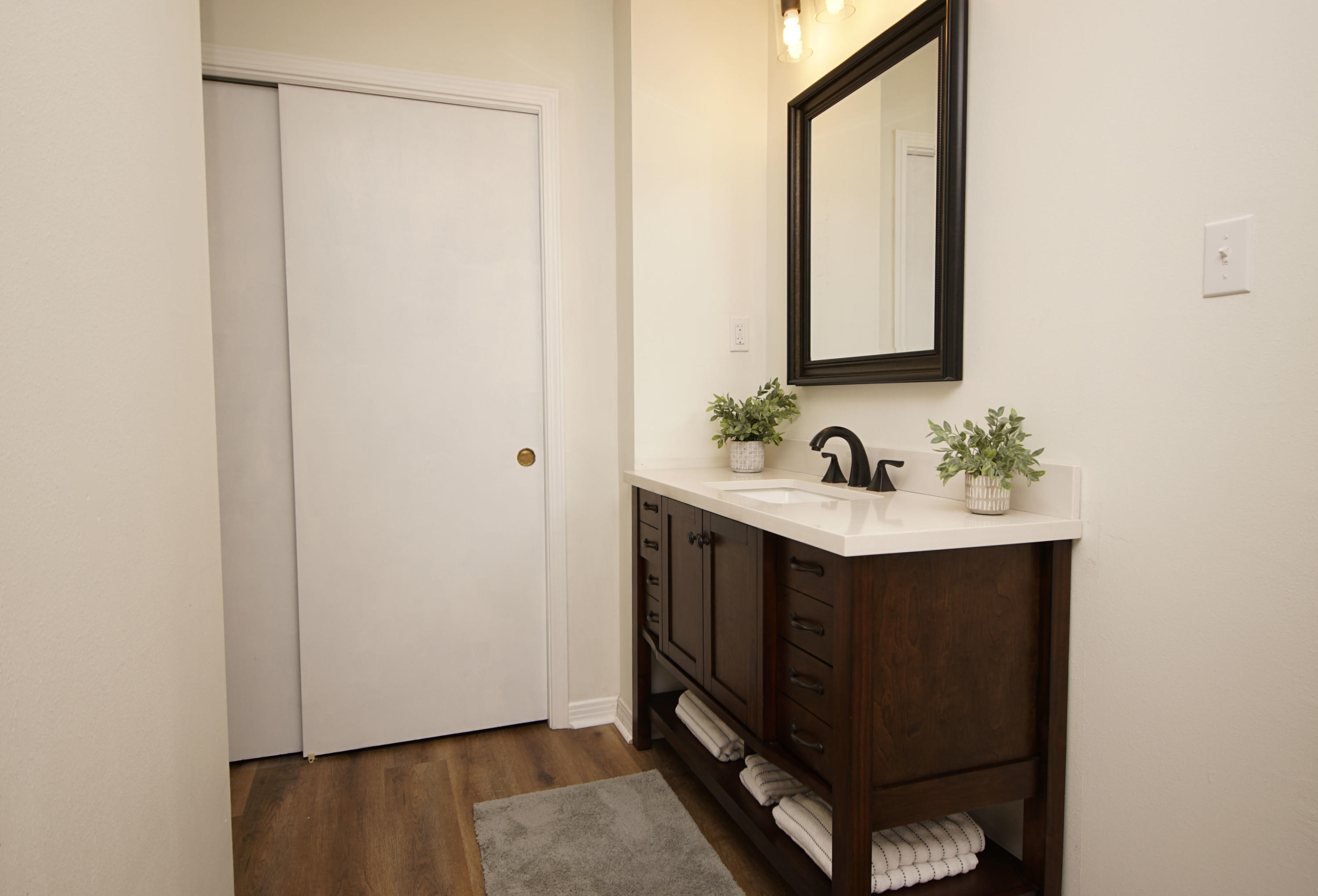 KENWOOD
South Range 24 (242000.00) - Residential