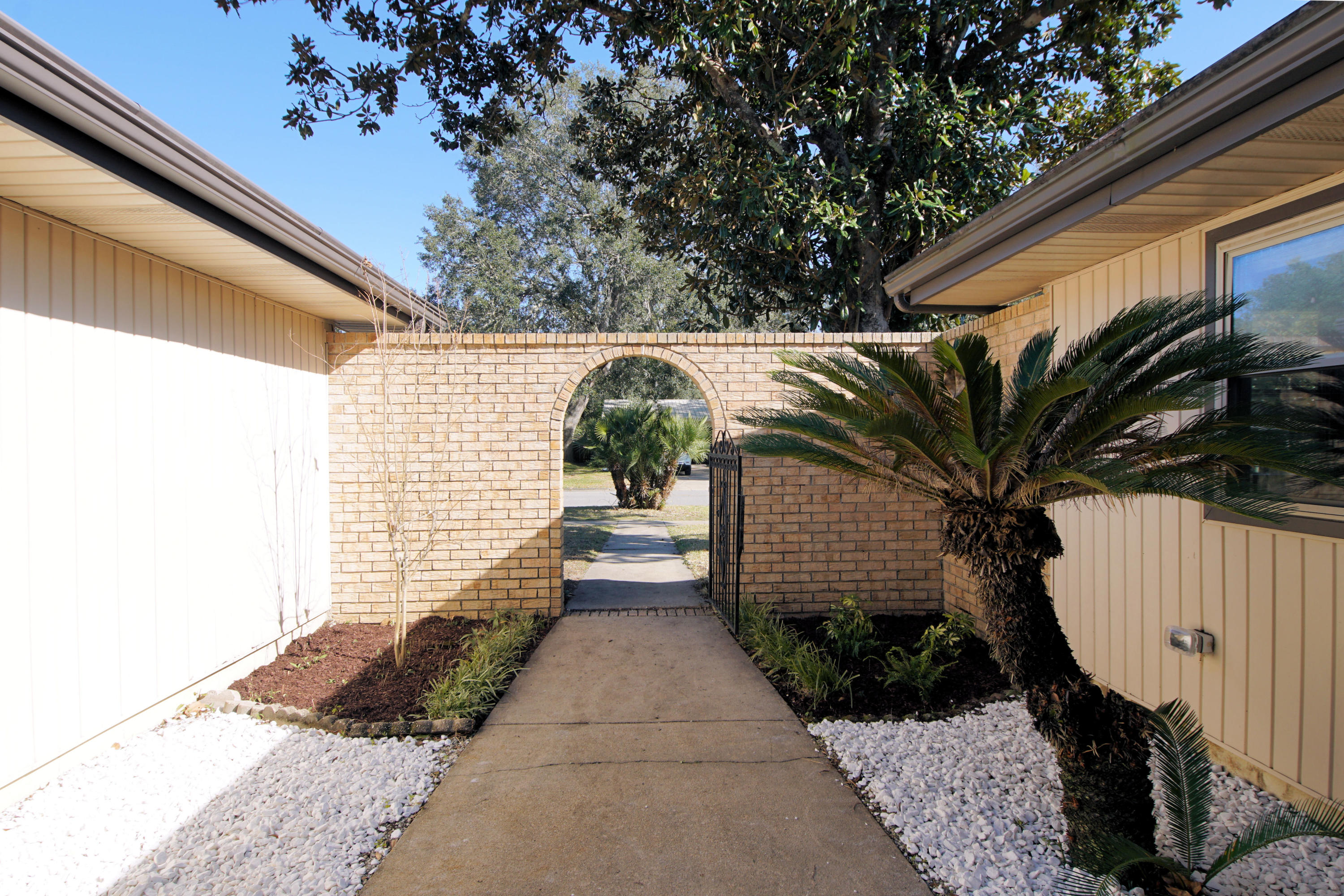 KENWOOD
South Range 24 (242000.00) - Residential