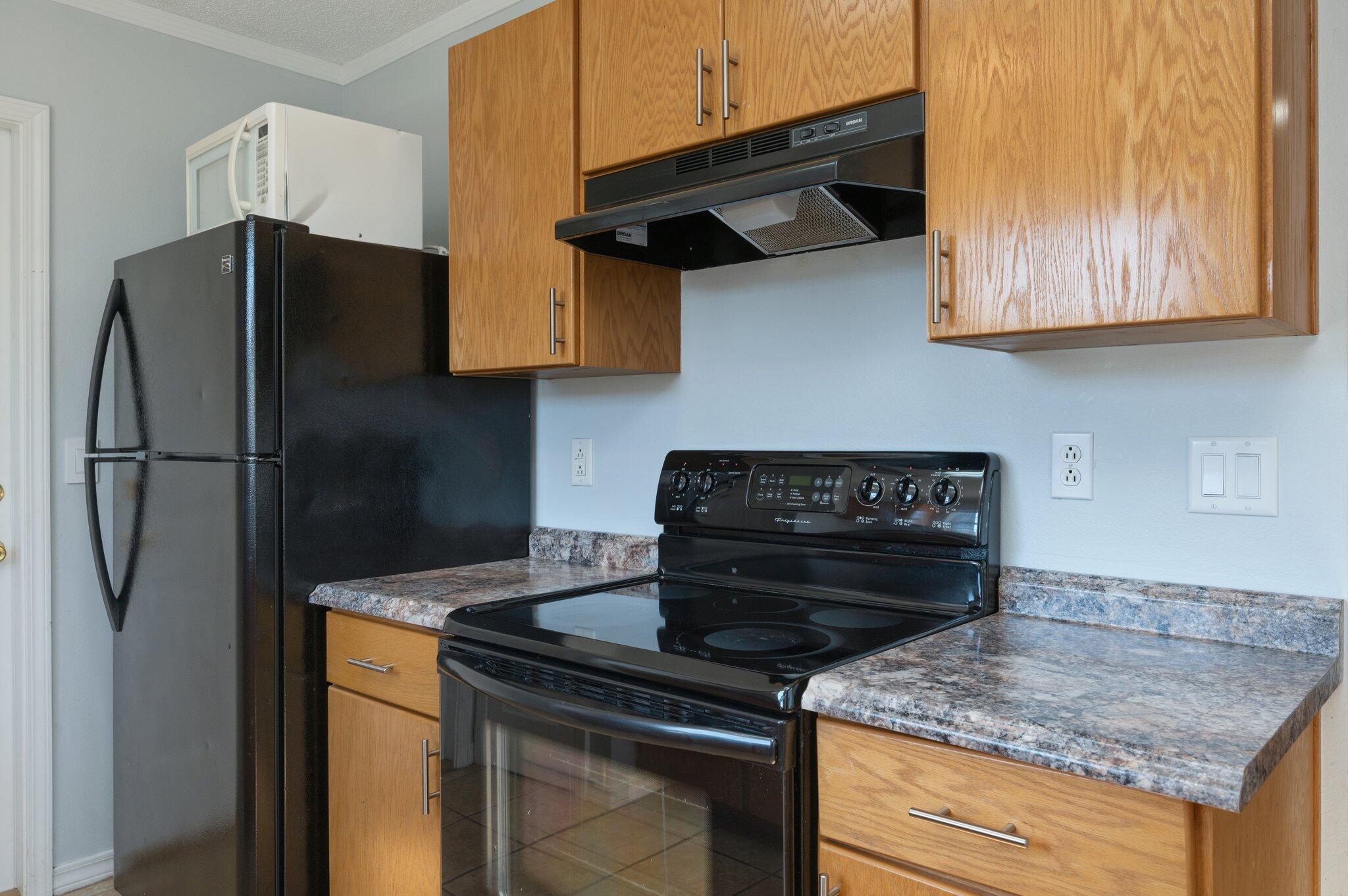 HOLLY GROVE SOUTH - Residential Lease