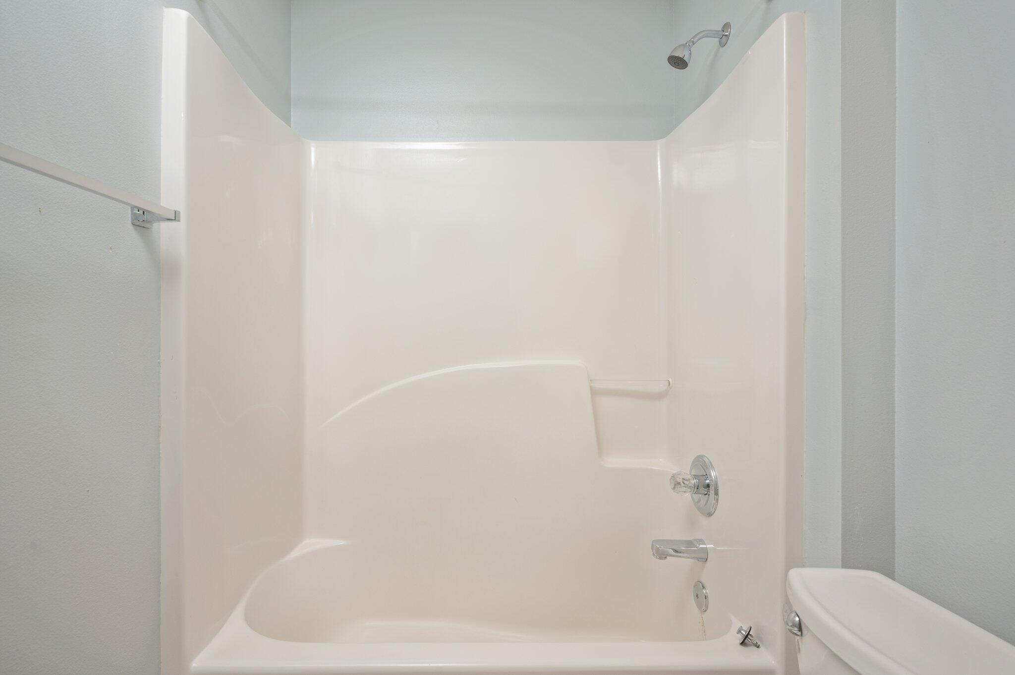 HOLLY GROVE SOUTH - Residential Lease