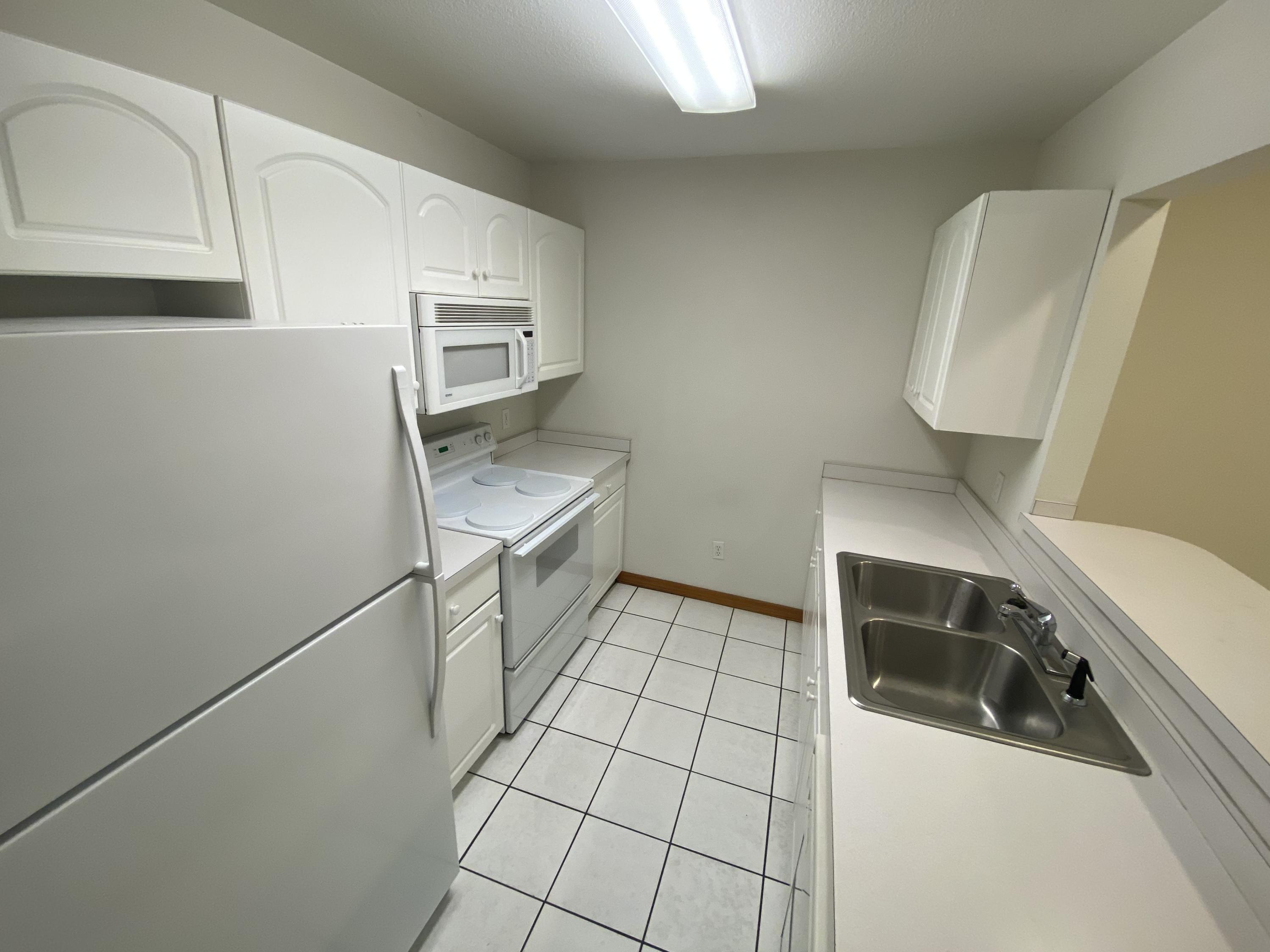 DIXIE MANOR T/H - Residential Lease