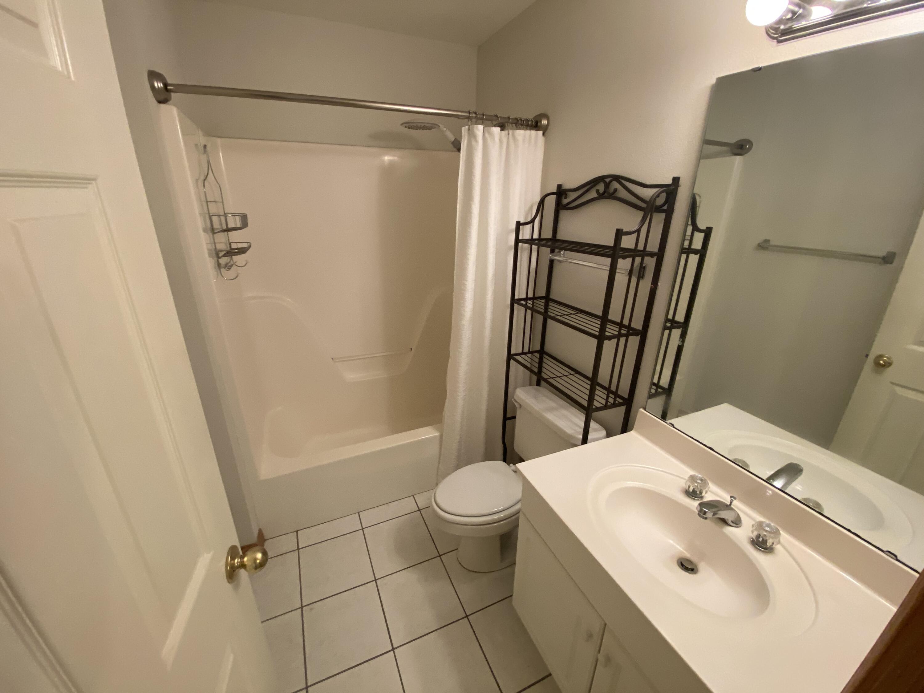 DIXIE MANOR T/H - Residential Lease