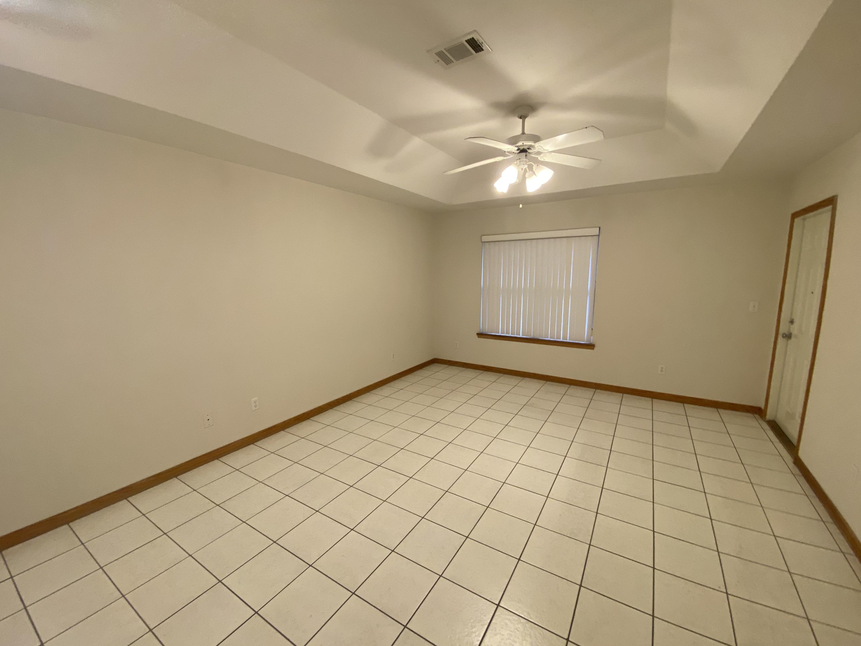DIXIE MANOR T/H - Residential Lease