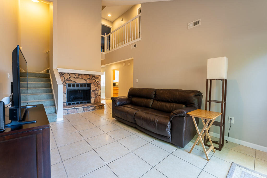 SANDALWOOD MANOR T/H - Residential