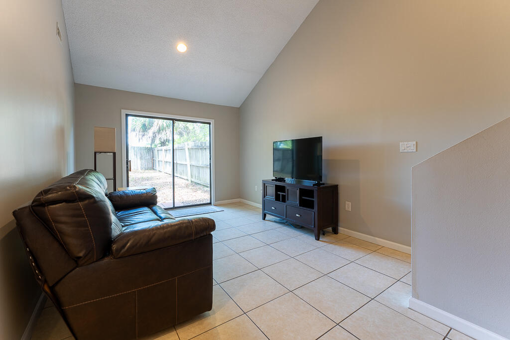 SANDALWOOD MANOR T/H - Residential