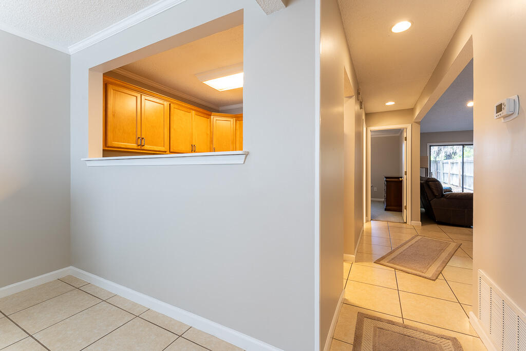 SANDALWOOD MANOR T/H - Residential