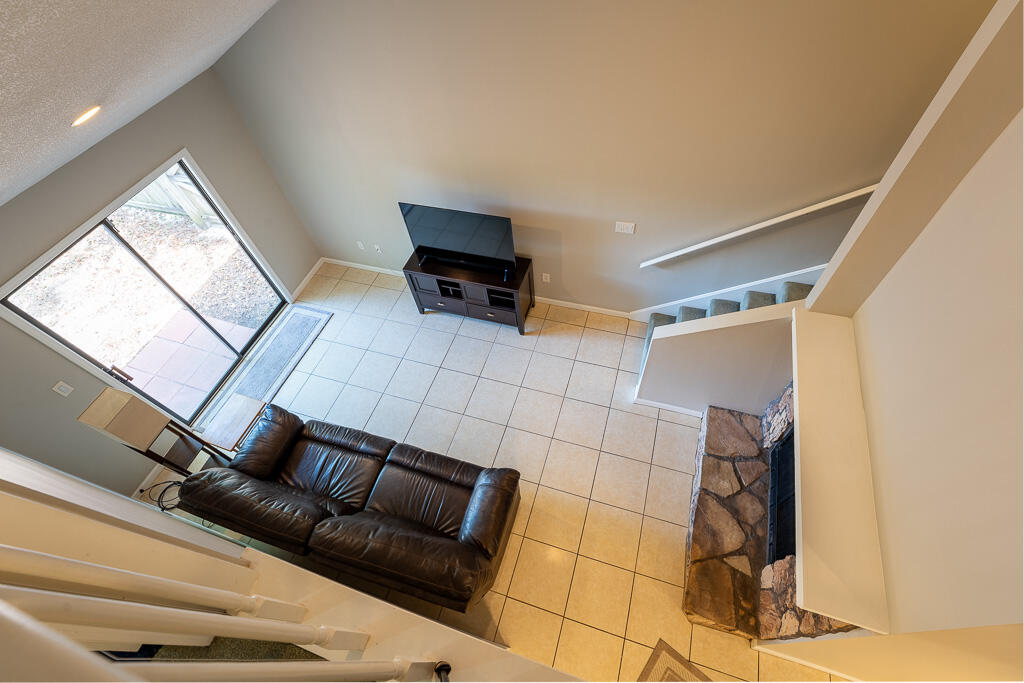 SANDALWOOD MANOR T/H - Residential