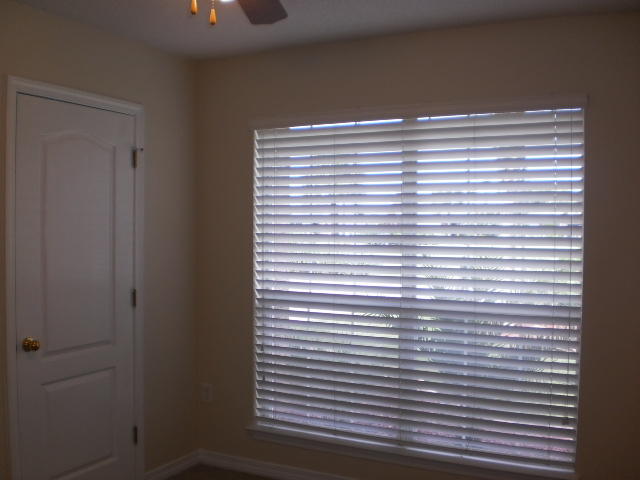 PARADISE RETREAT - Residential Lease