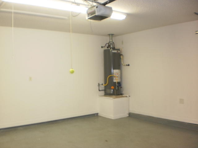 PARADISE RETREAT - Residential Lease