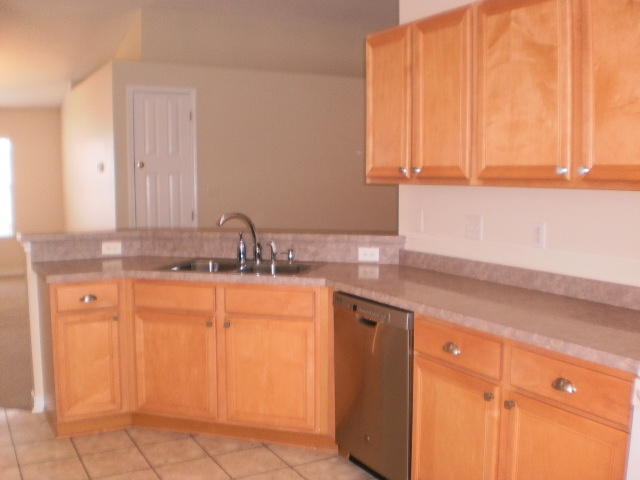 PARADISE RETREAT - Residential Lease