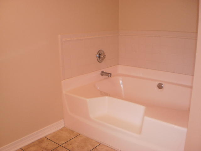 PARADISE RETREAT - Residential Lease