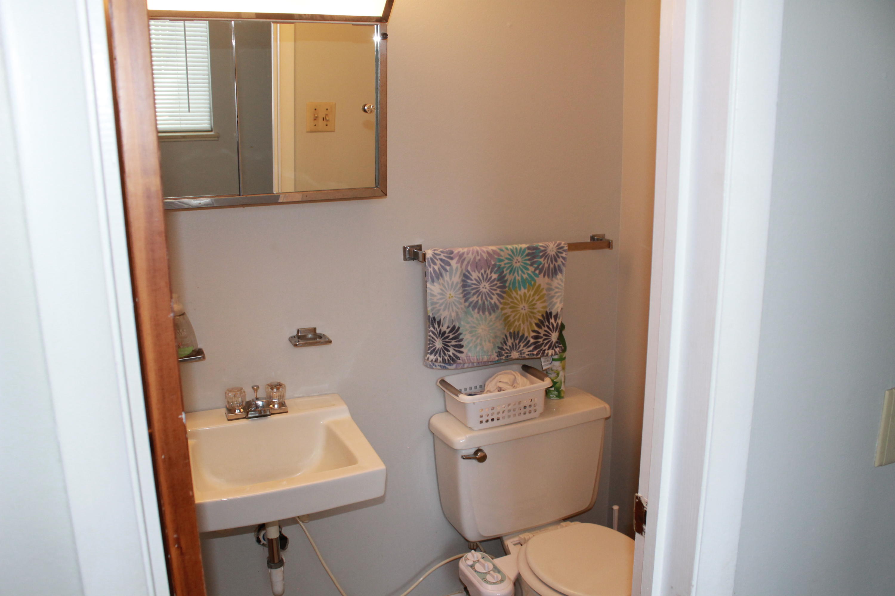 CHELSEA WOODS - Residential Lease