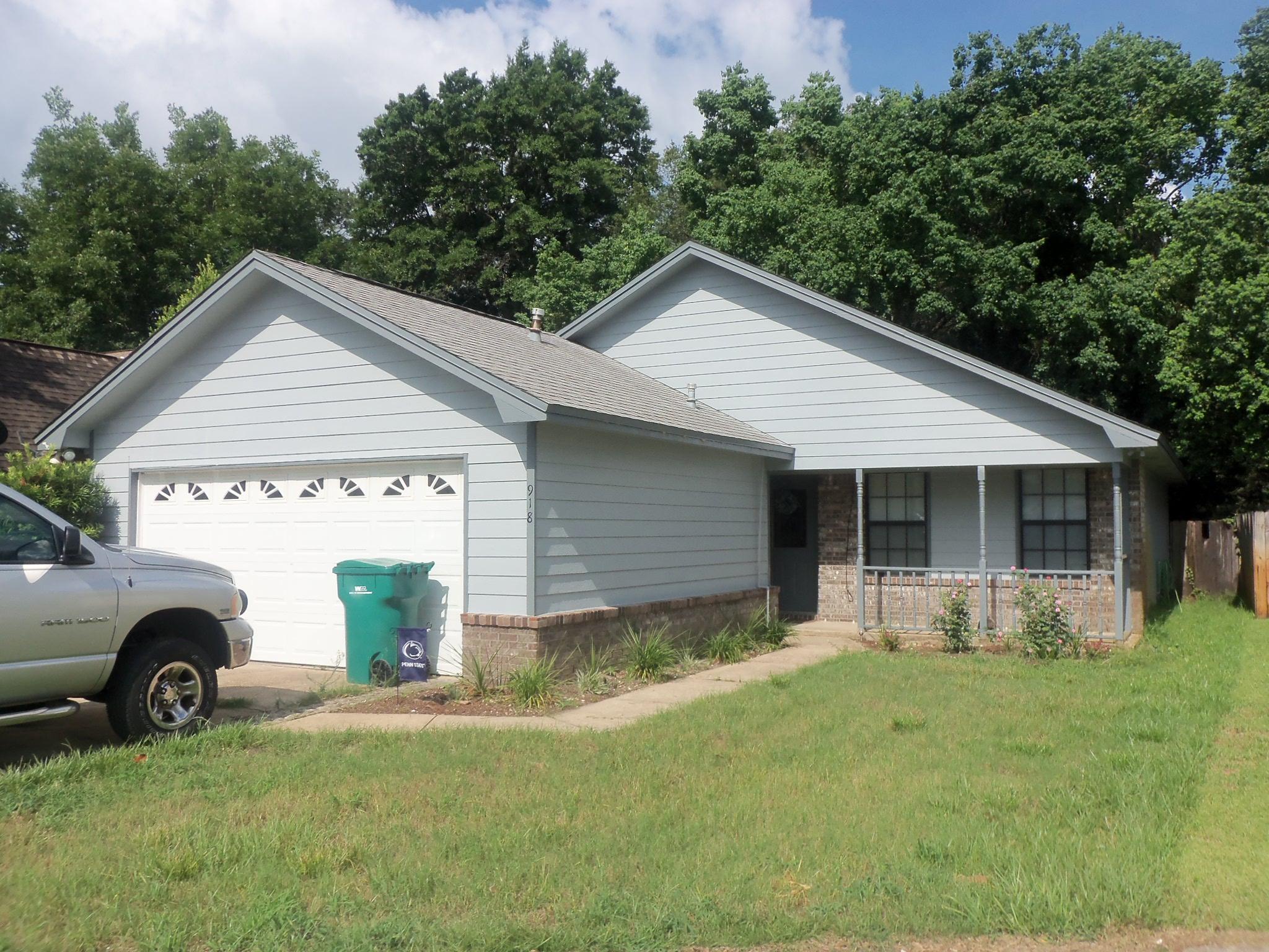 LIVE OAK MANORS - Residential Lease