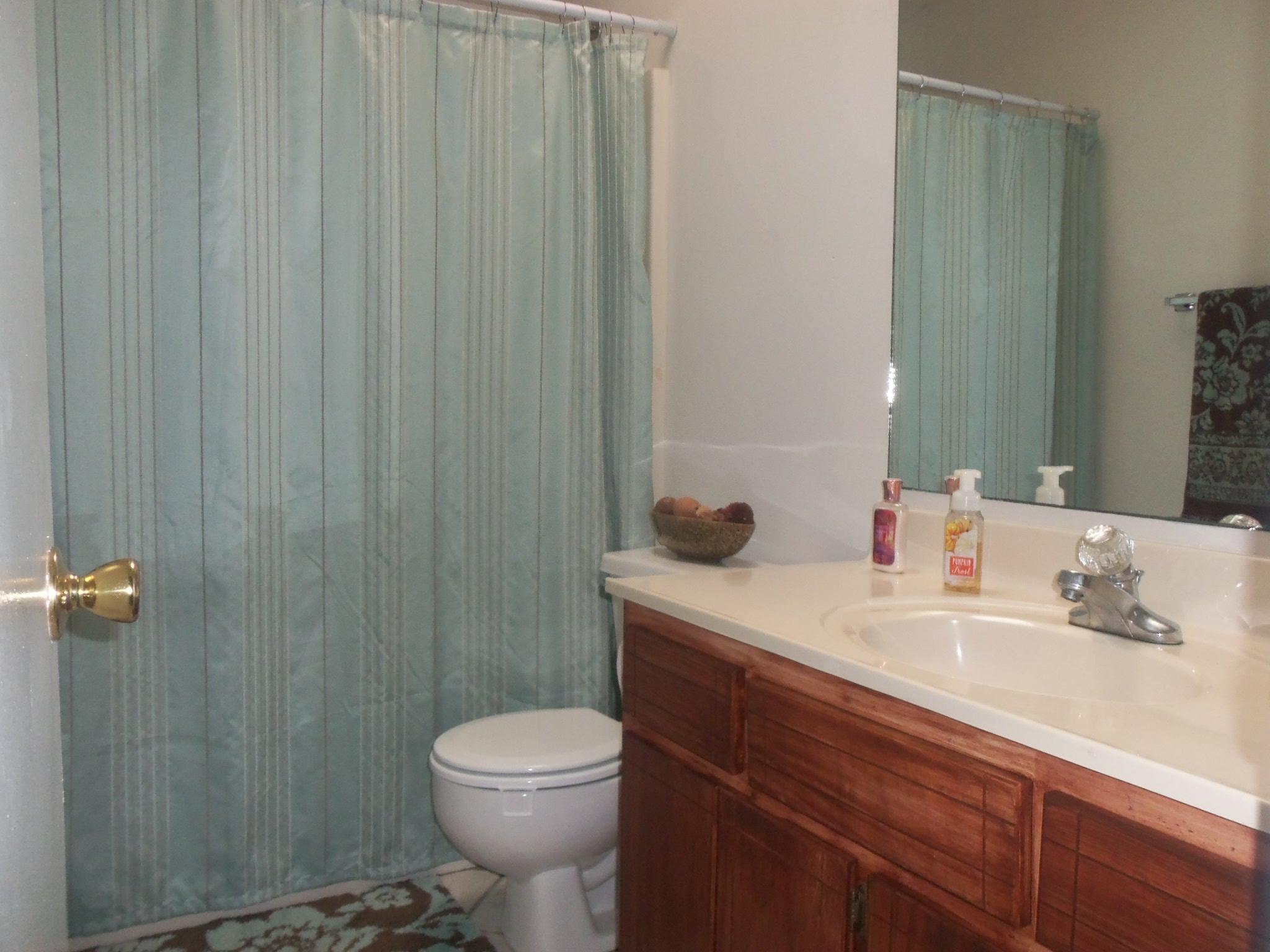 LIVE OAK MANORS - Residential Lease