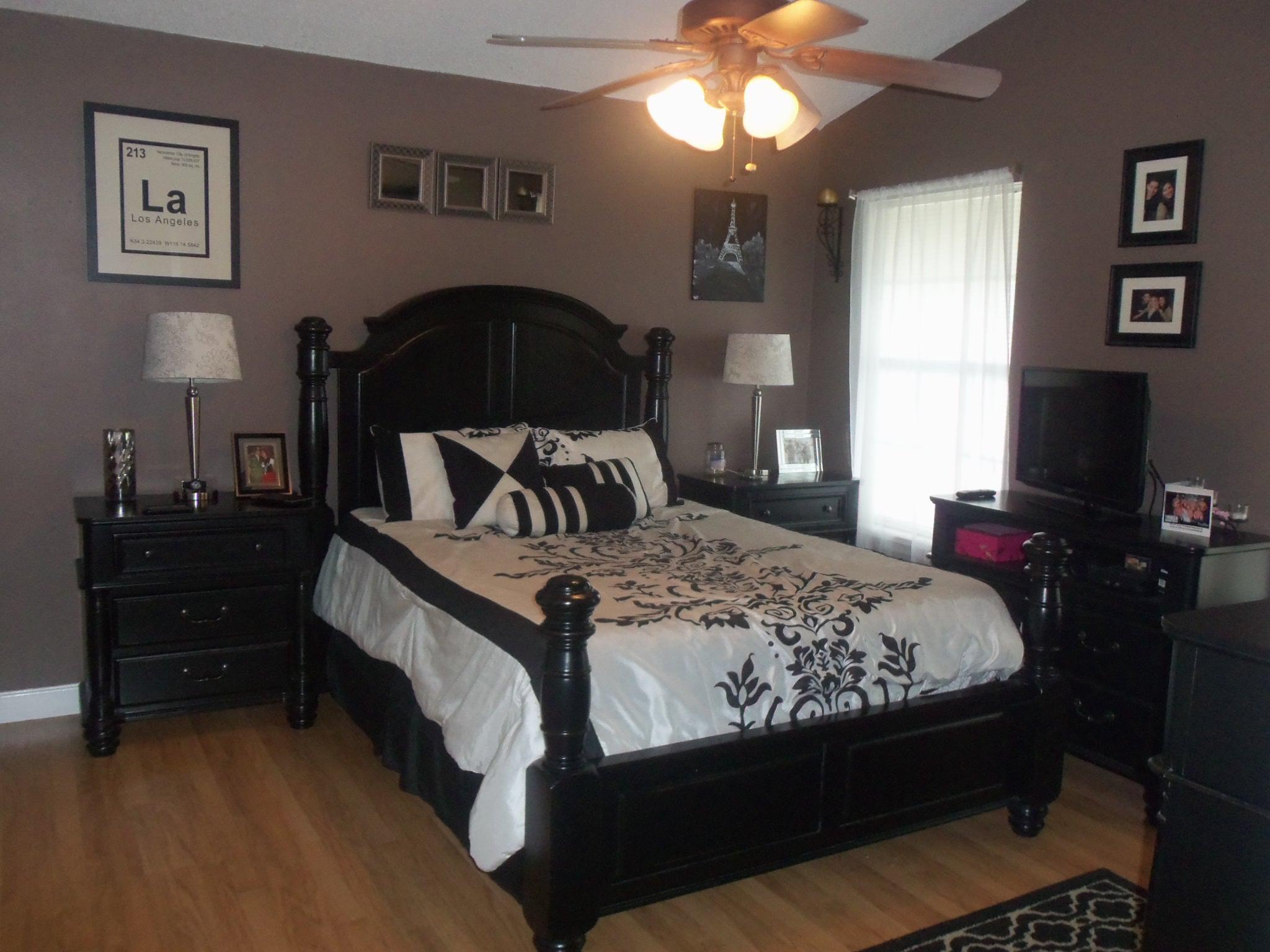 LIVE OAK MANORS - Residential Lease