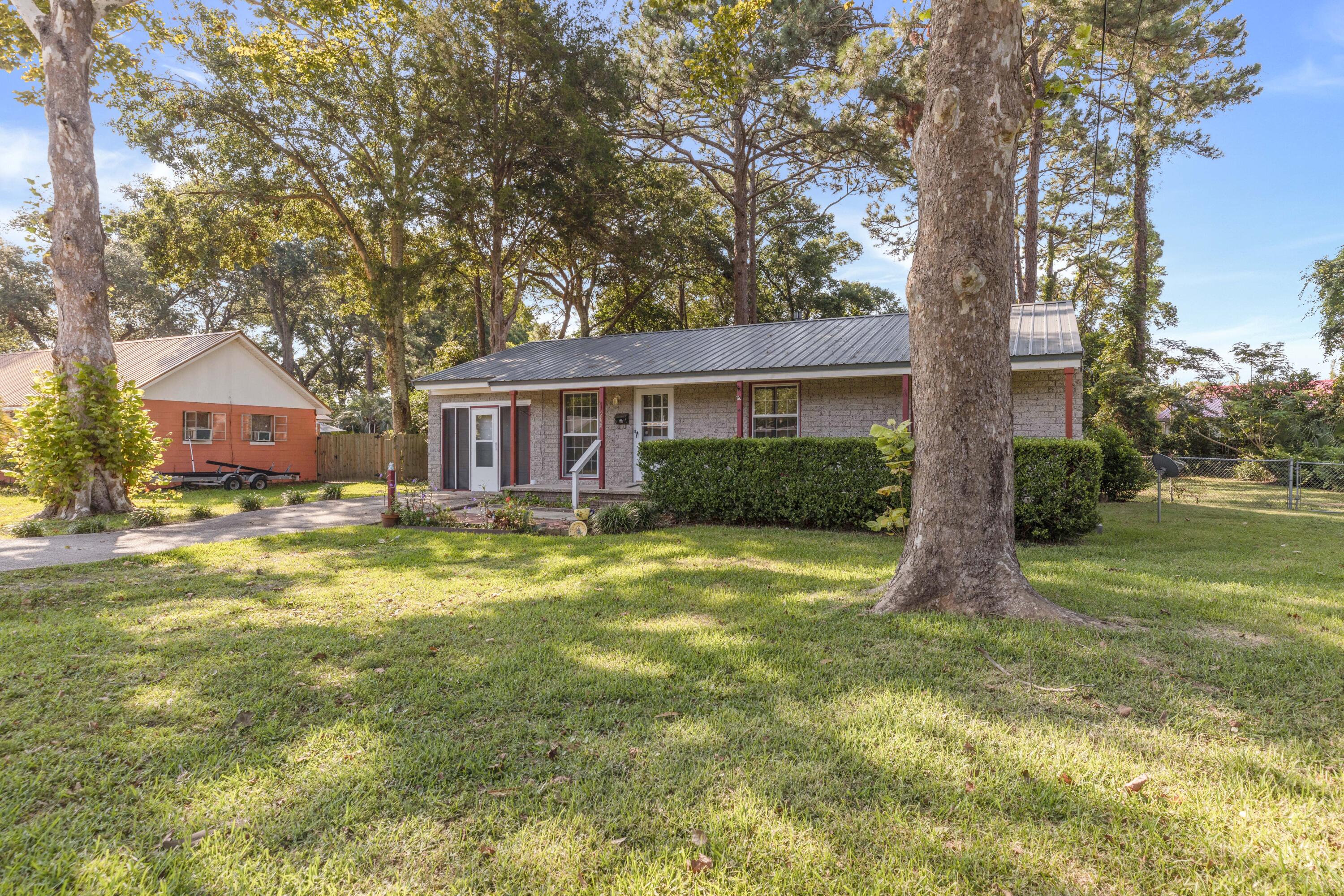 PARK PLACE 3RD ADDN - Residential Lease