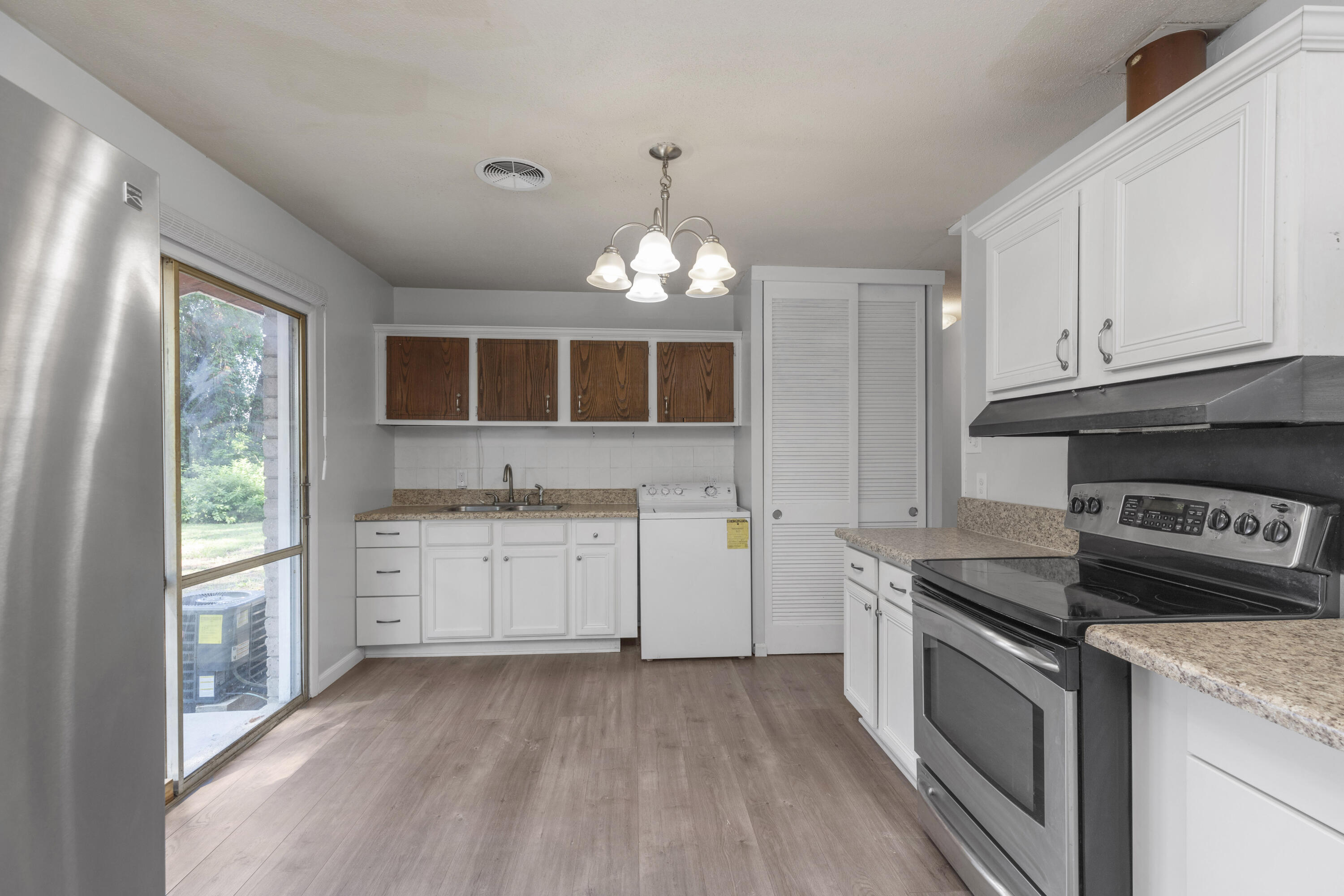 PARK PLACE 3RD ADDN - Residential Lease