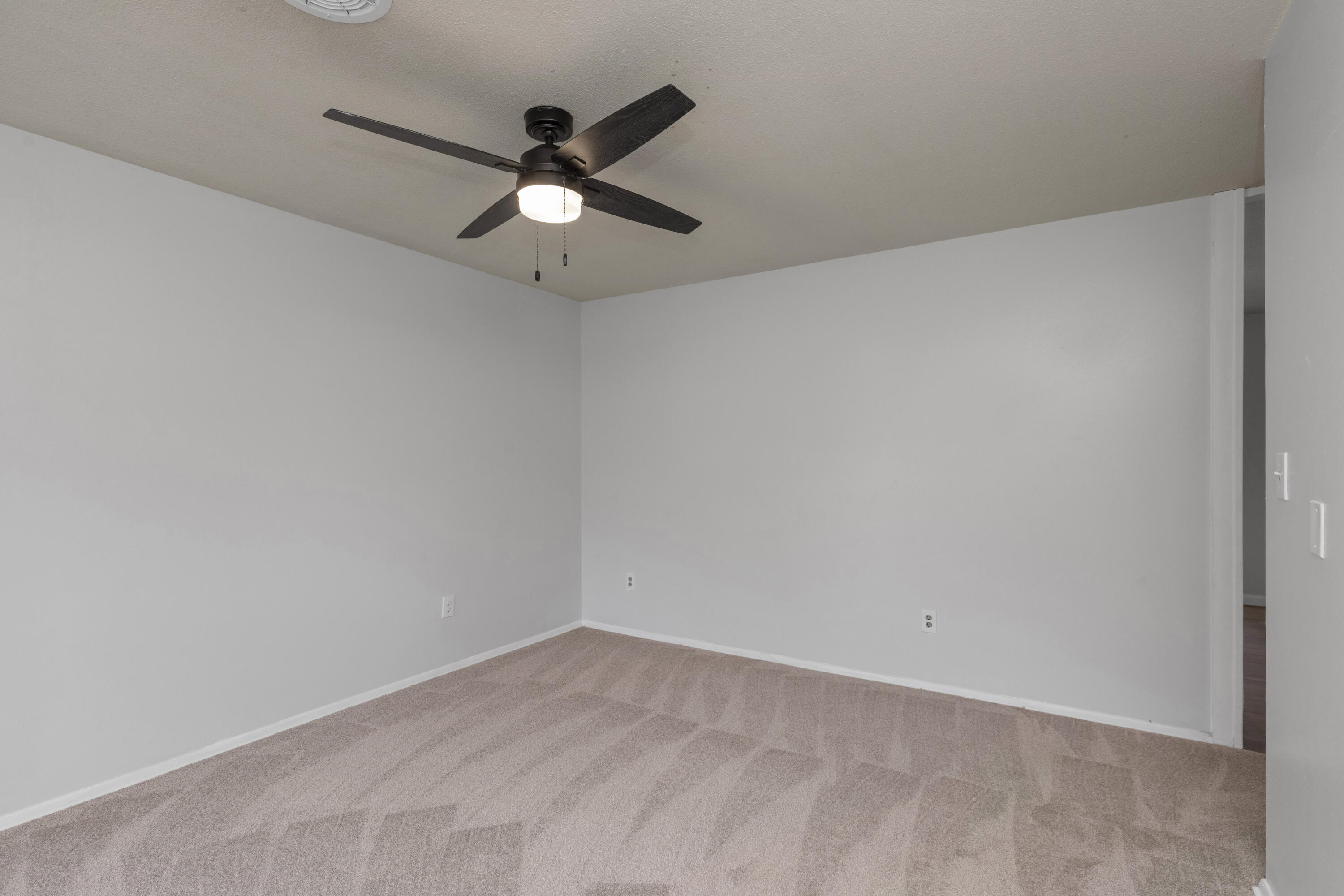 PARK PLACE 3RD ADDN - Residential Lease