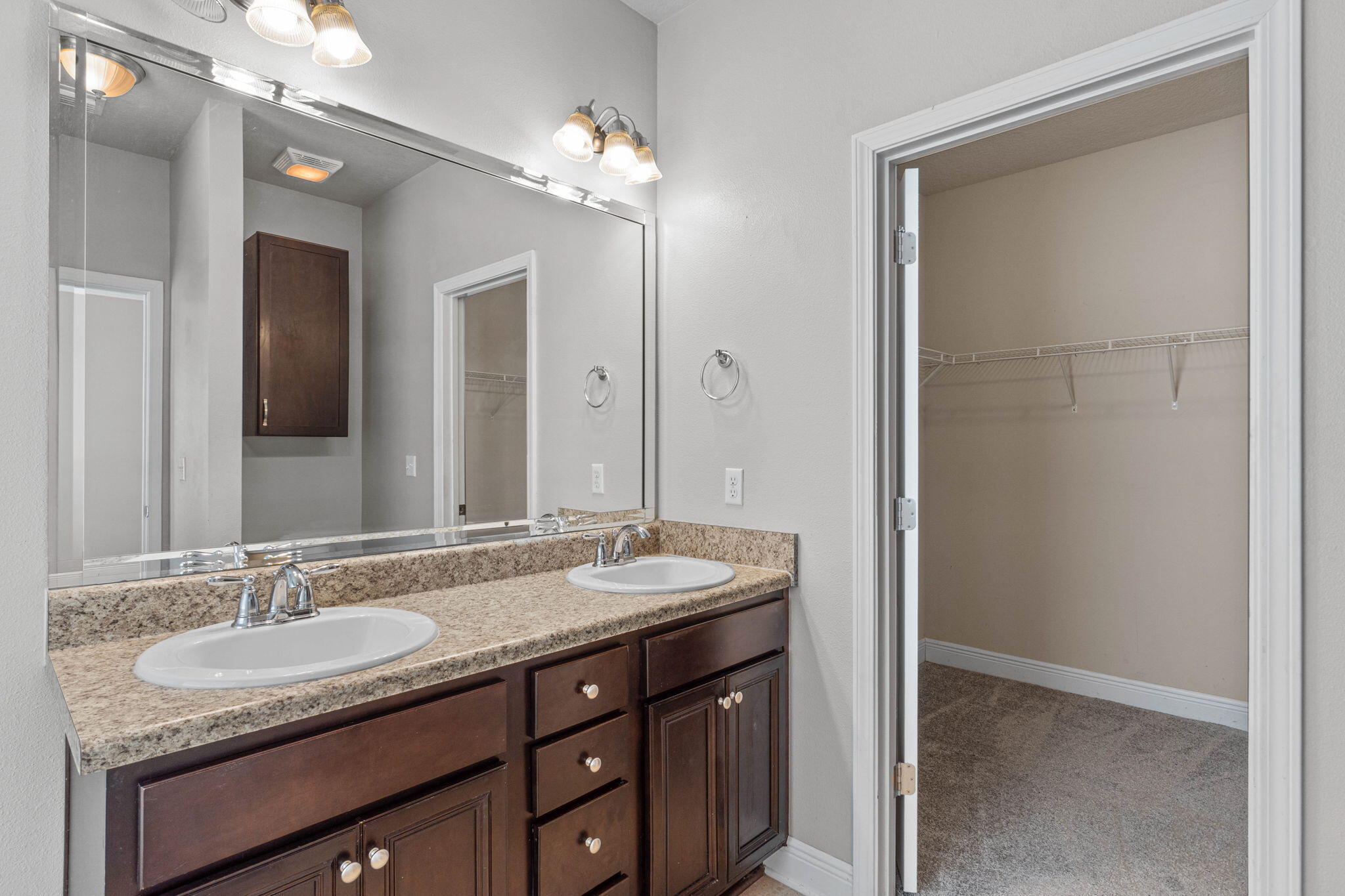 LAGRANGE LANDING - Residential